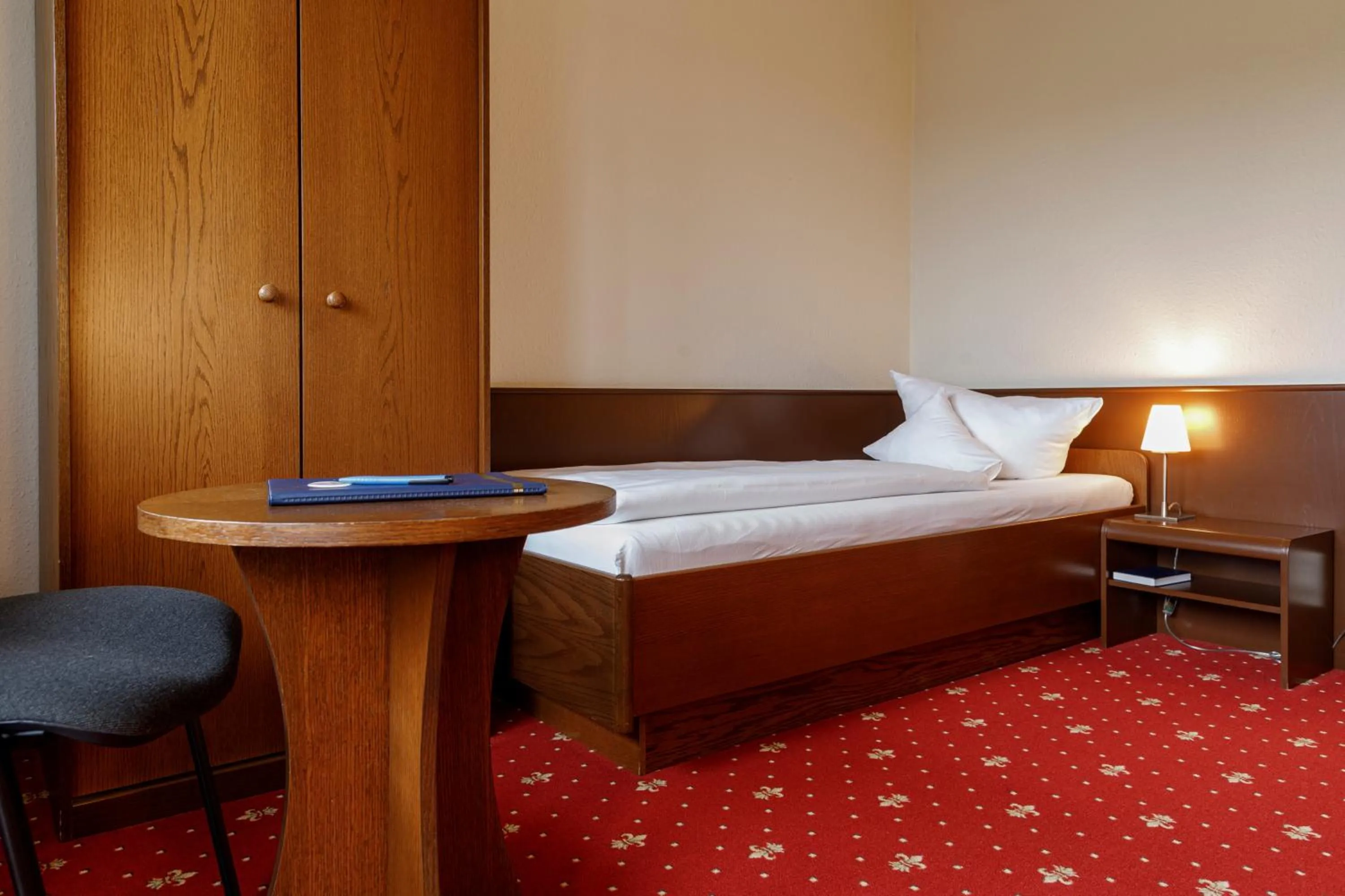 Photo of the whole room, Bed in Eisenberger Hof