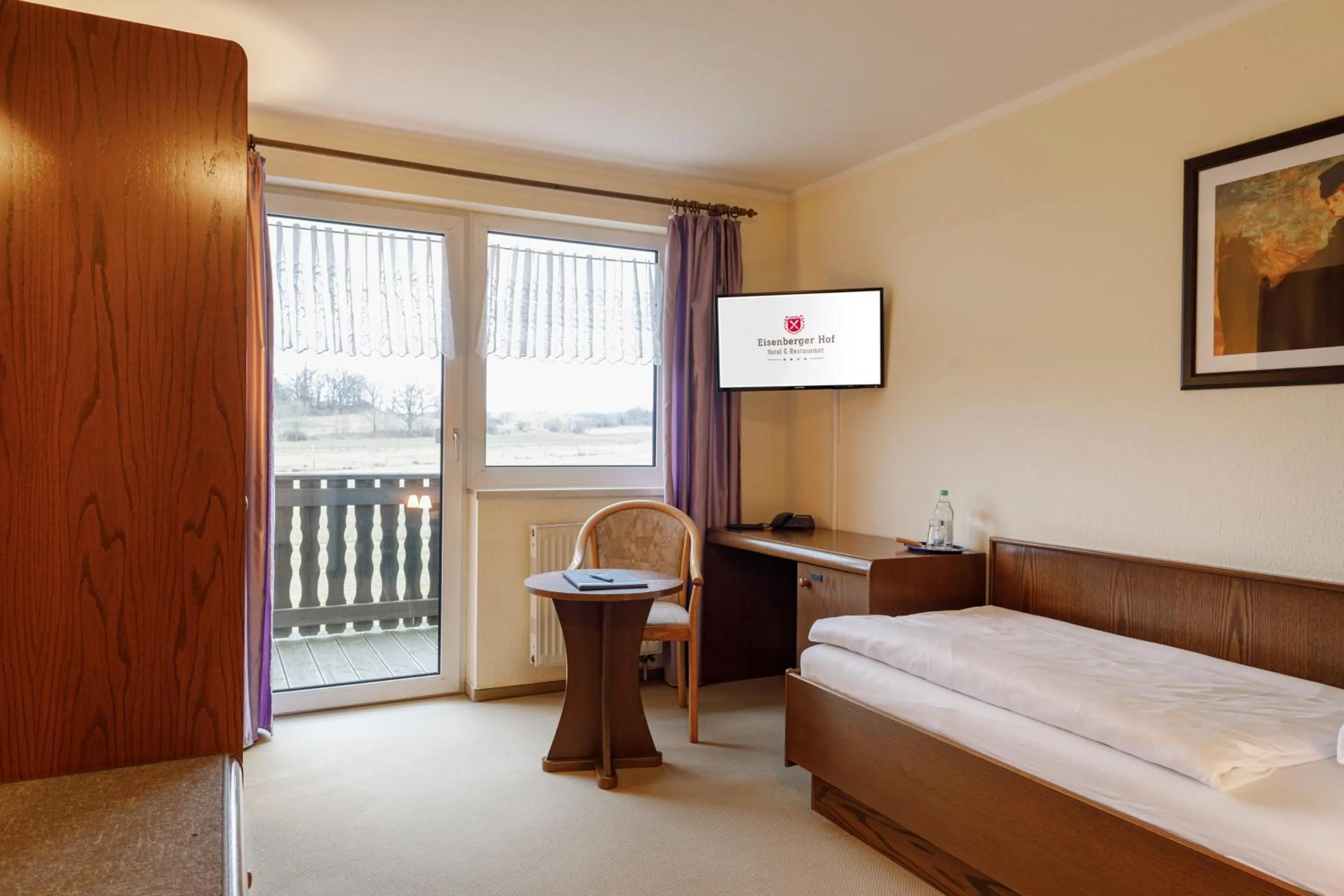 Photo of the whole room, Bed in Eisenberger Hof