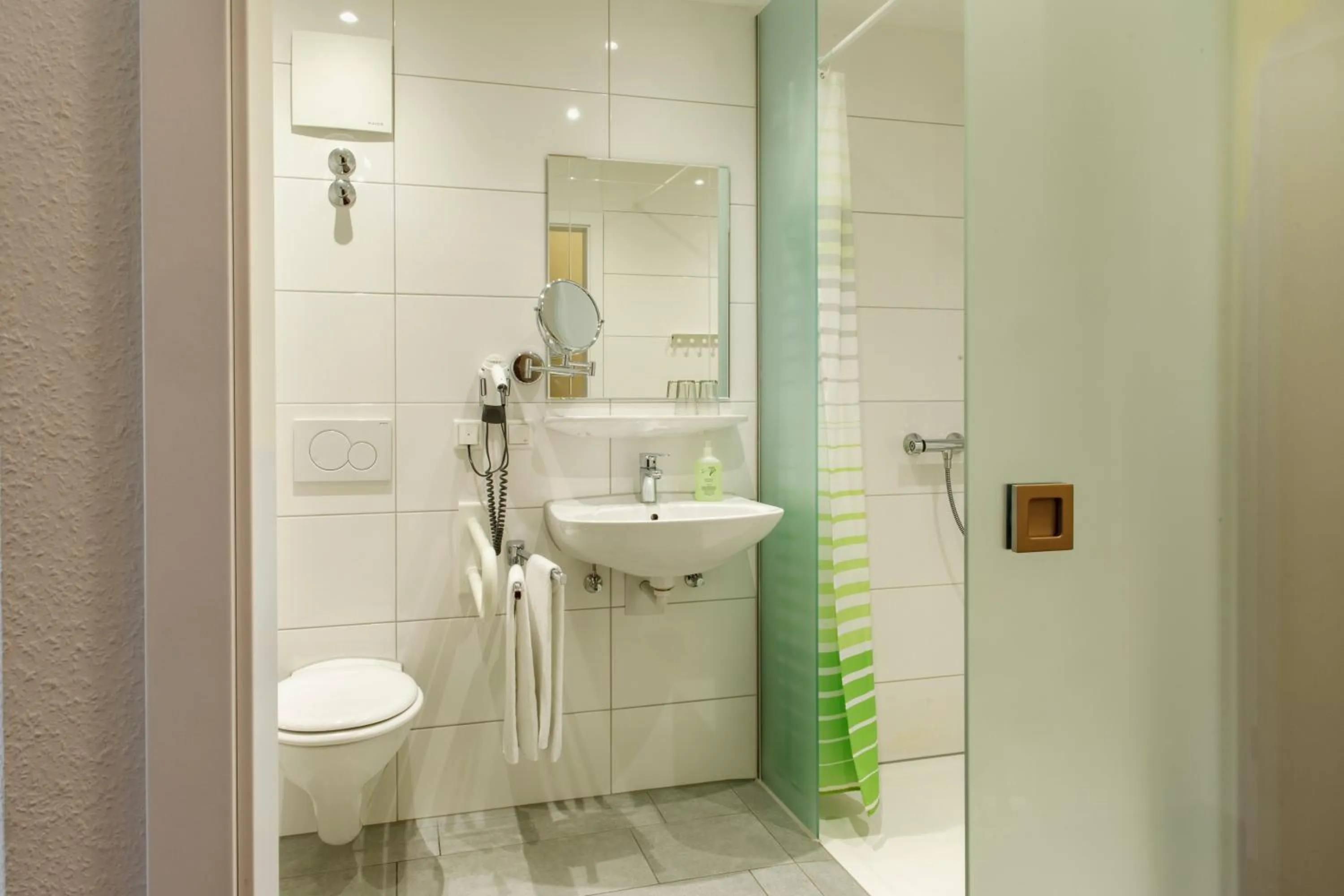 Shower in Eisenberger Hof