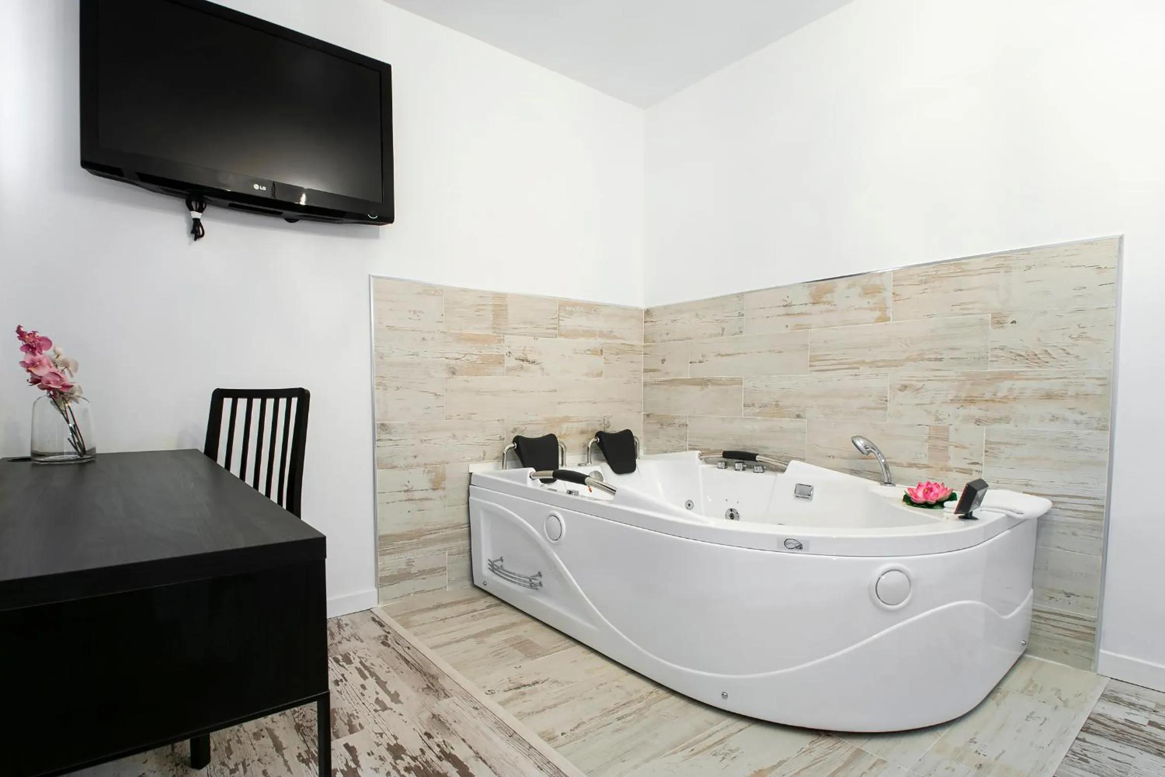 Hot Tub in Habitaciones Premium Finca la Casona