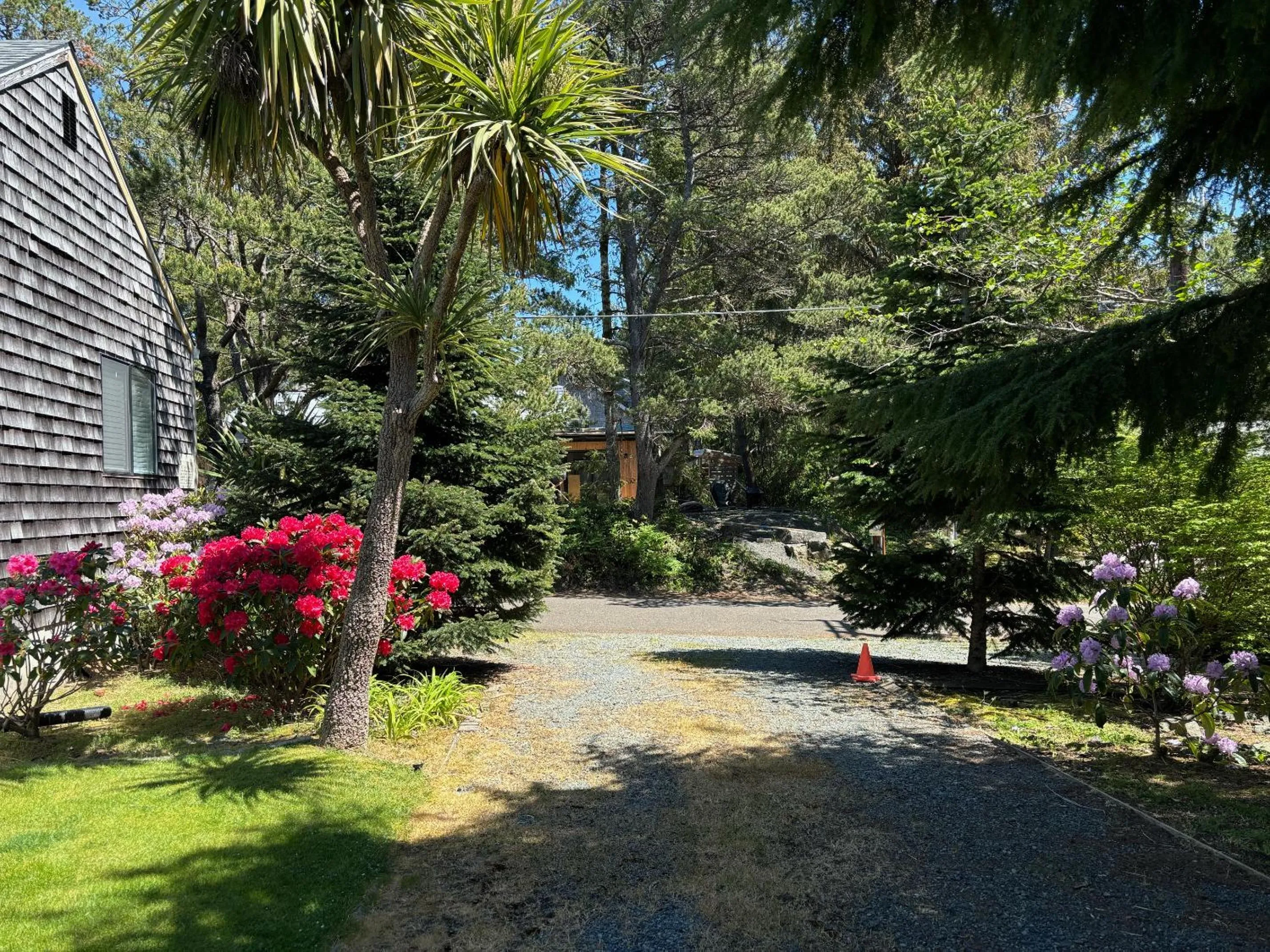 Inner courtyard view in San Dune Inn