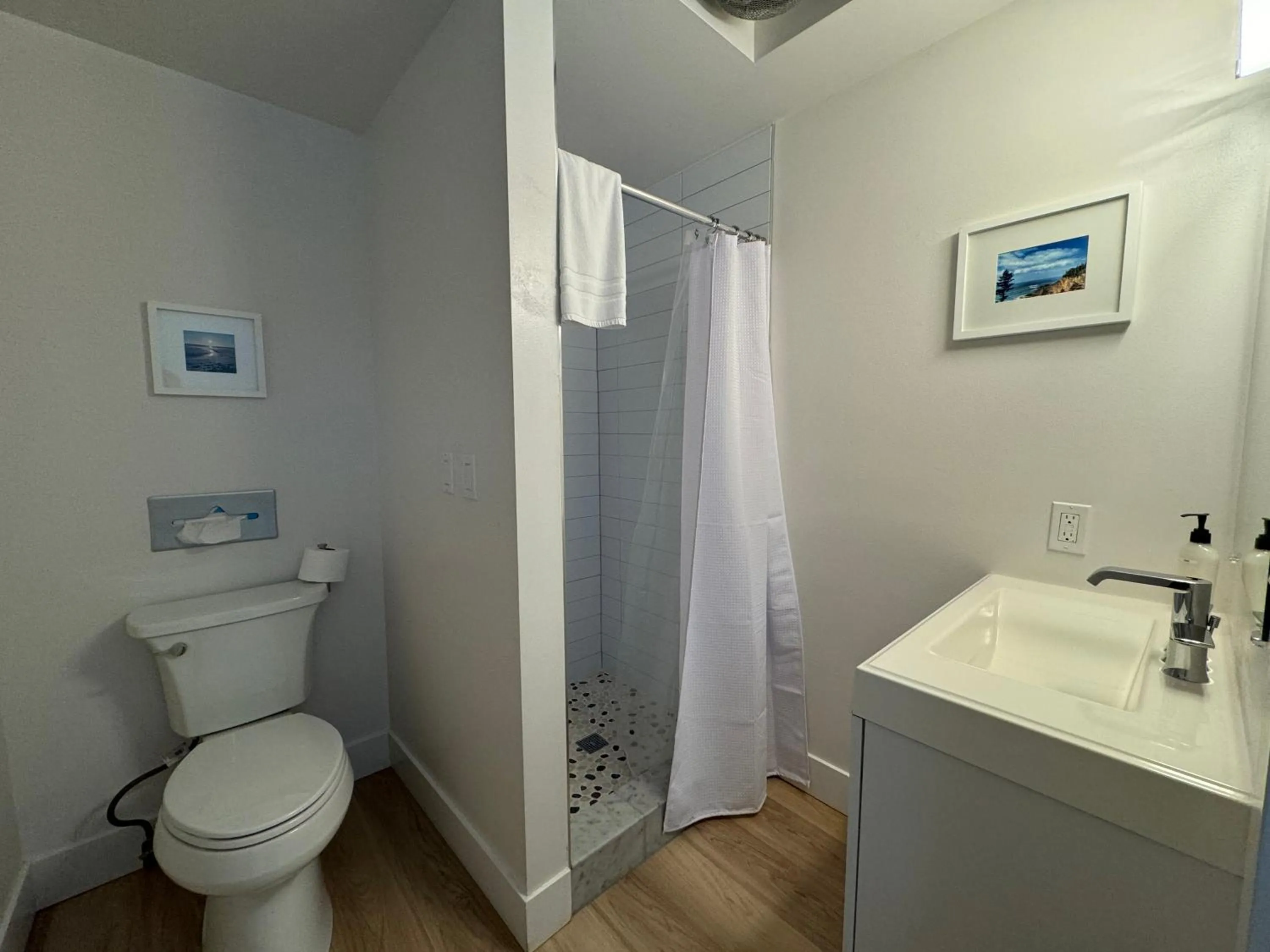 Shower in San Dune Inn