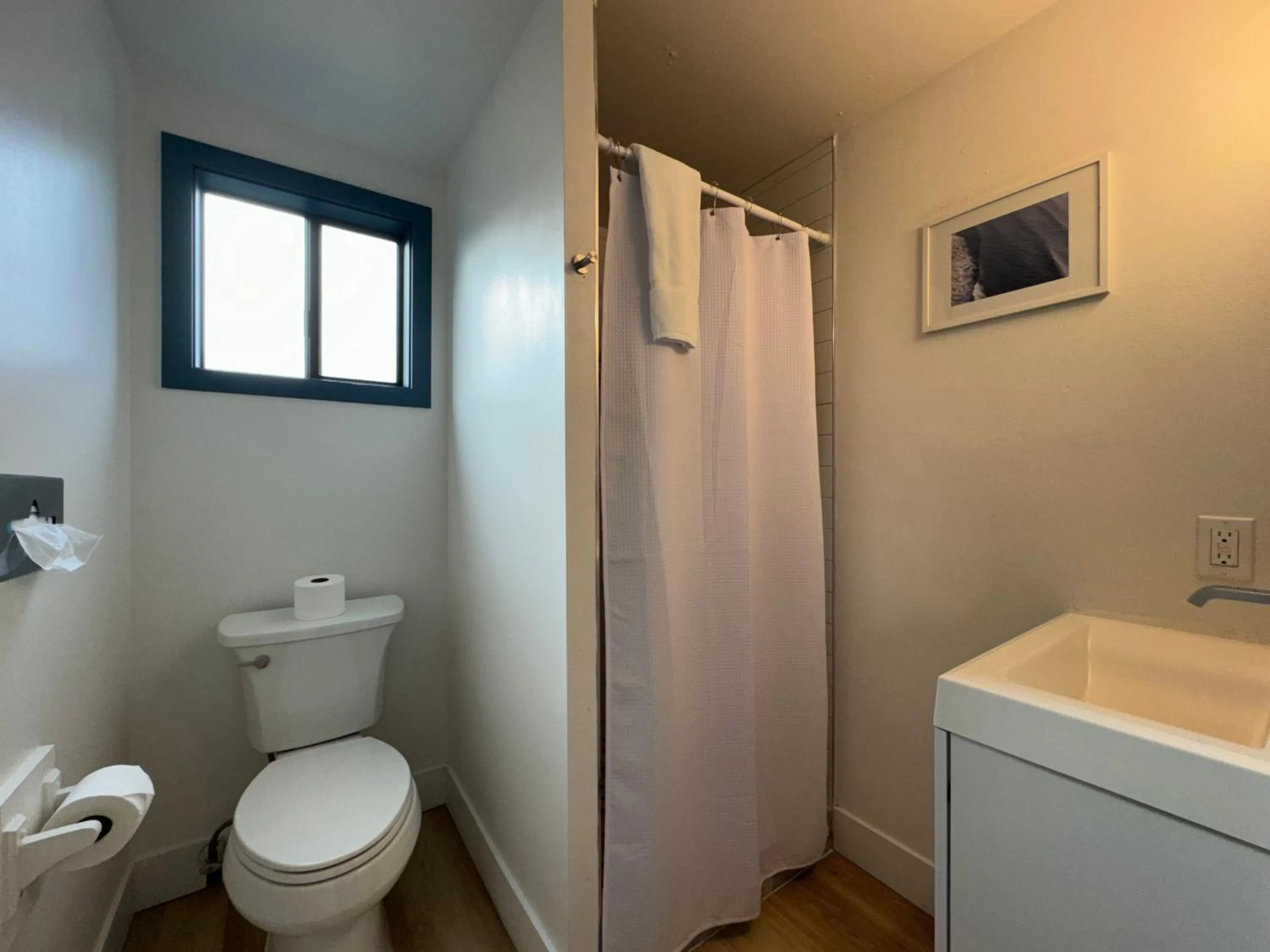 Shower in San Dune Inn