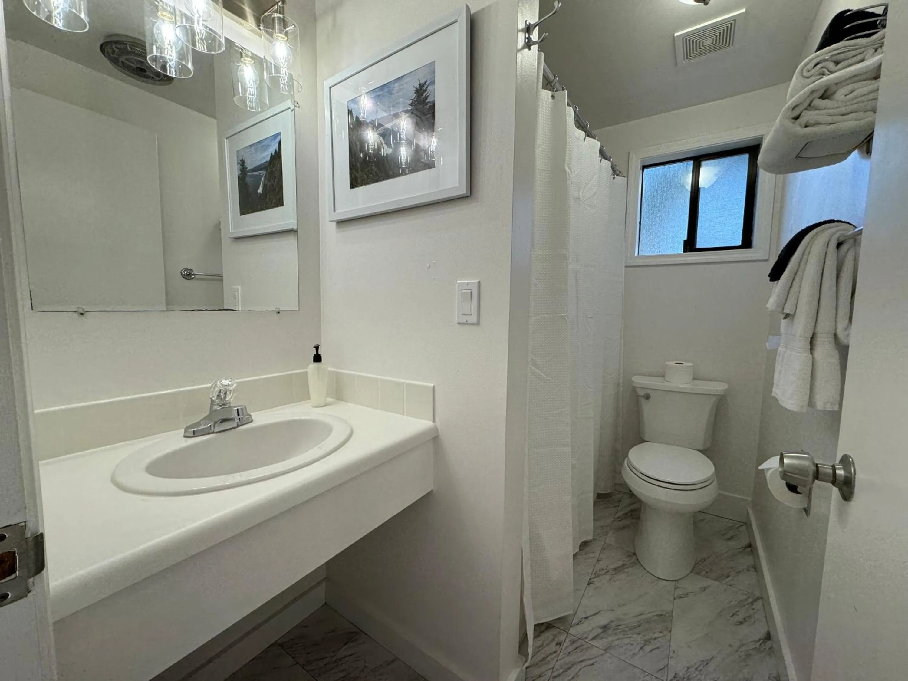 Bathroom in San Dune Inn