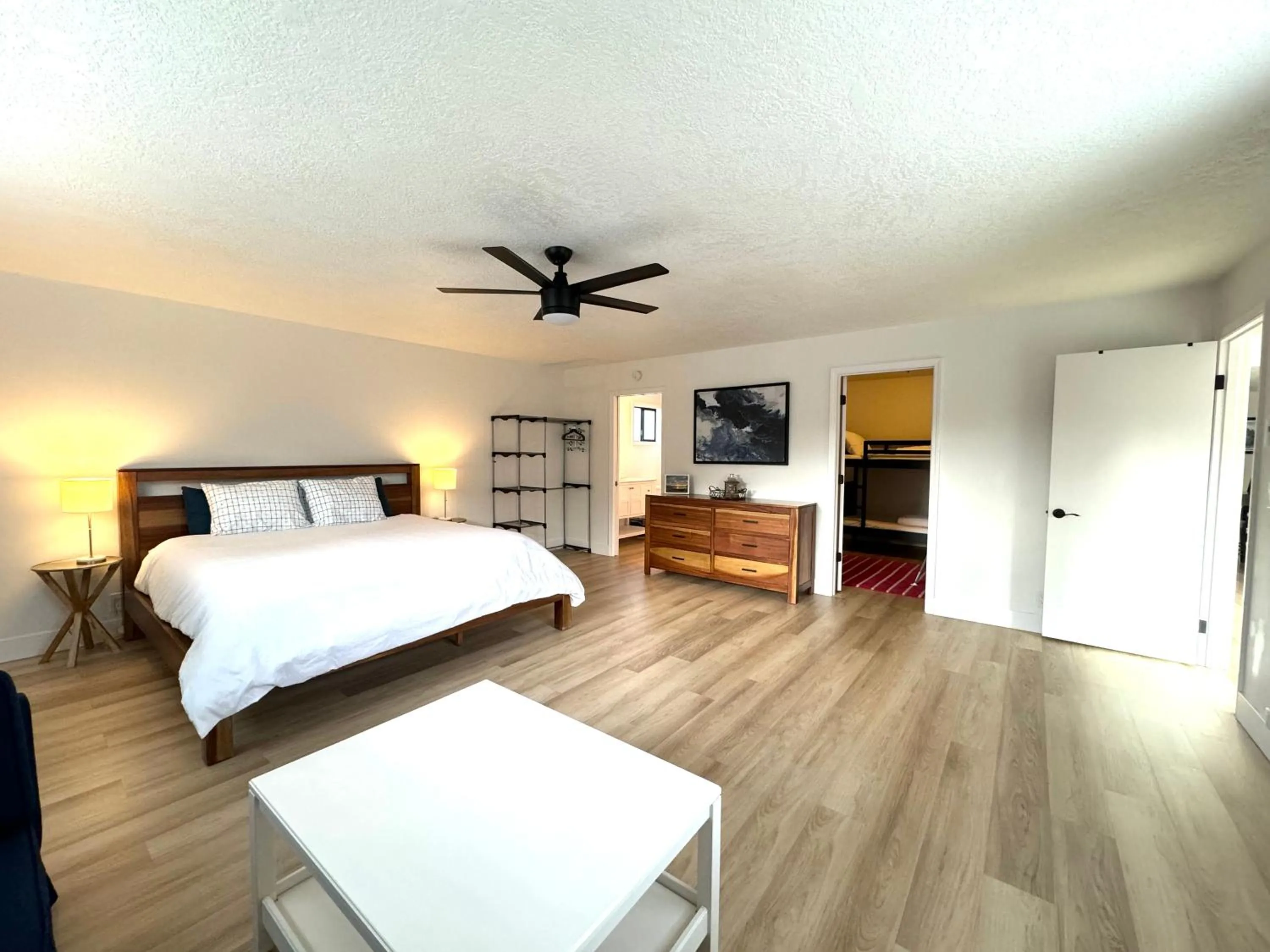 Bedroom, Bed in San Dune Inn