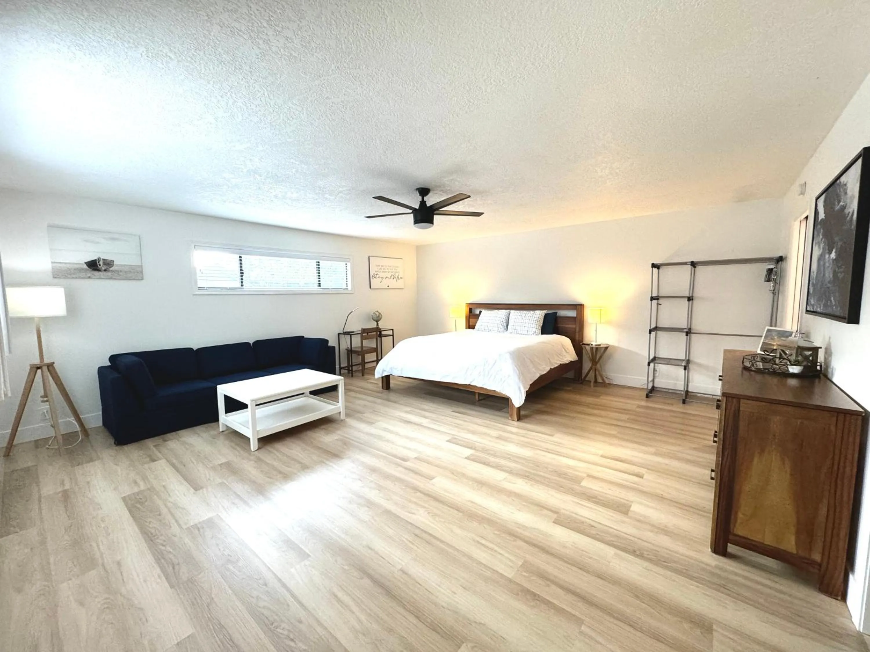 Bedroom, Bed in San Dune Inn