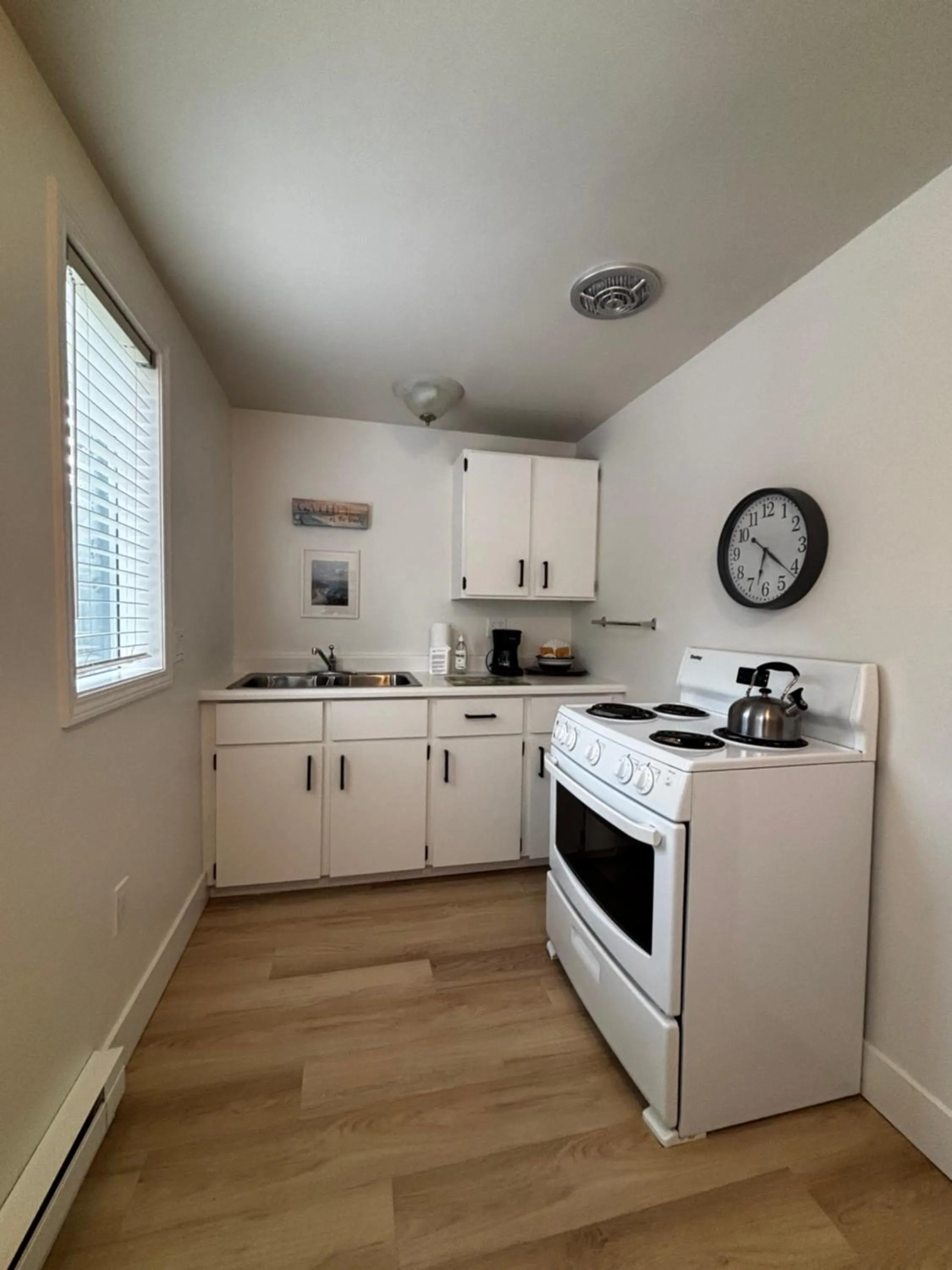 Kitchen or kitchenette in San Dune Inn
