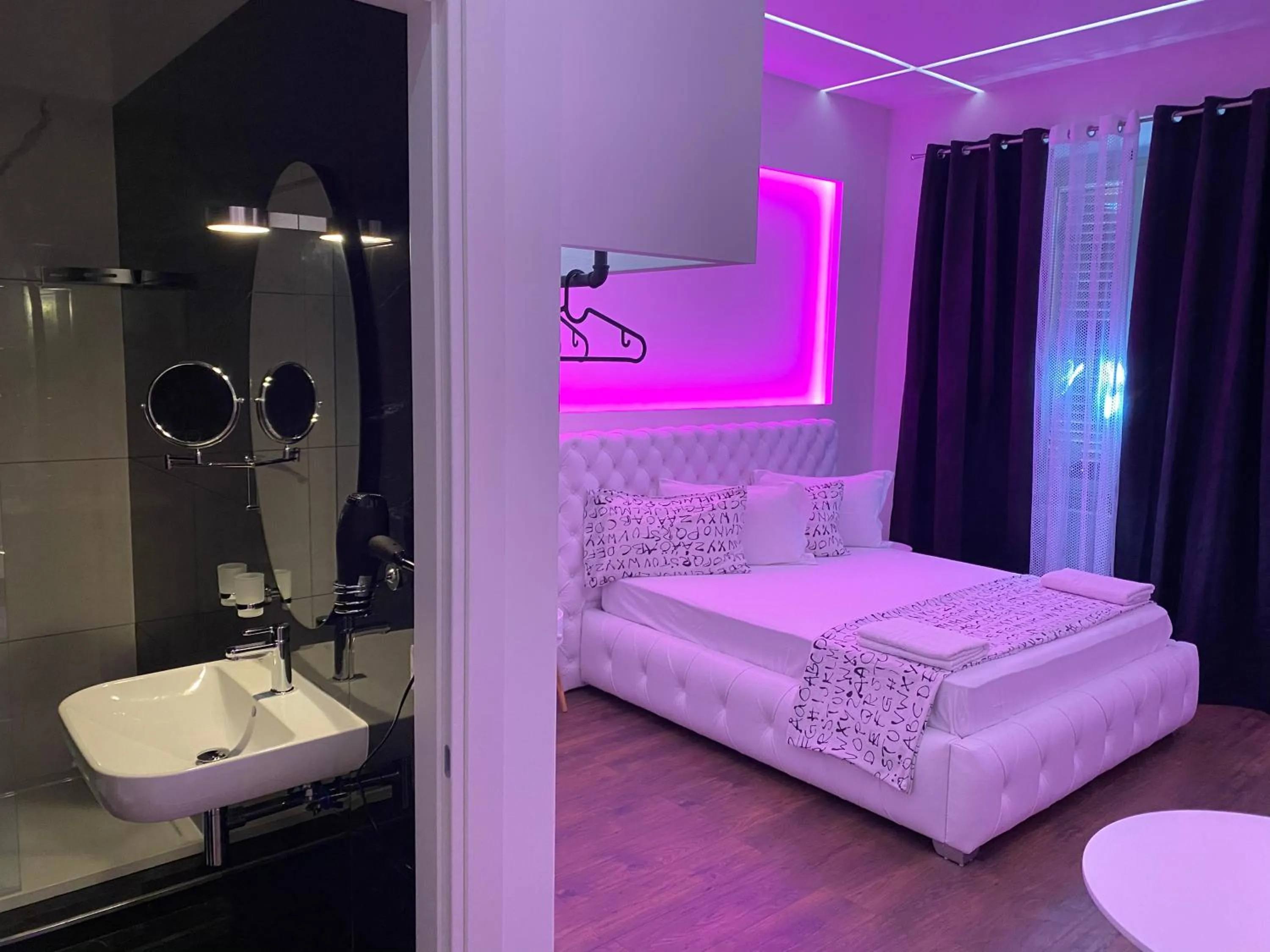 Bedroom, Bed in Vatican G&G Suites