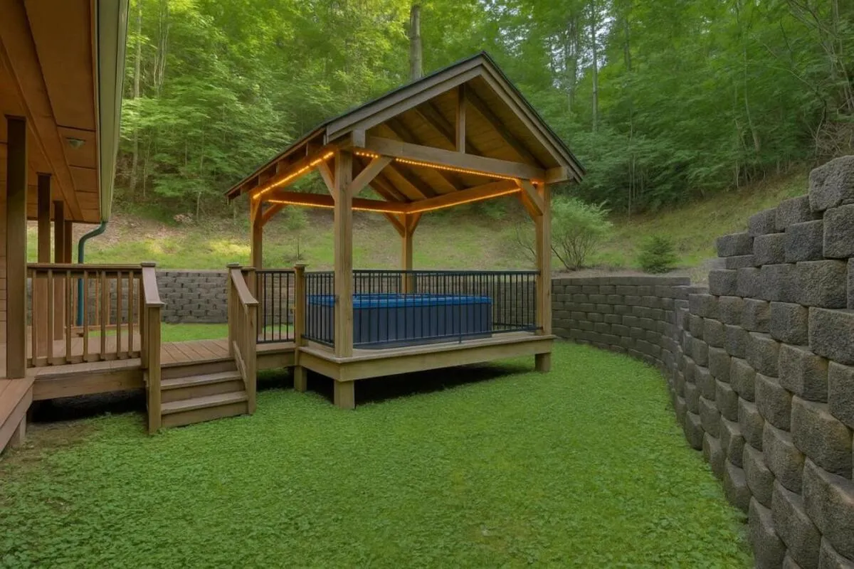 Patio in Gorgeous "Country Roads" by HoneyBearCabins 4BR 4BA, next to pool, easy drive, main strip location!