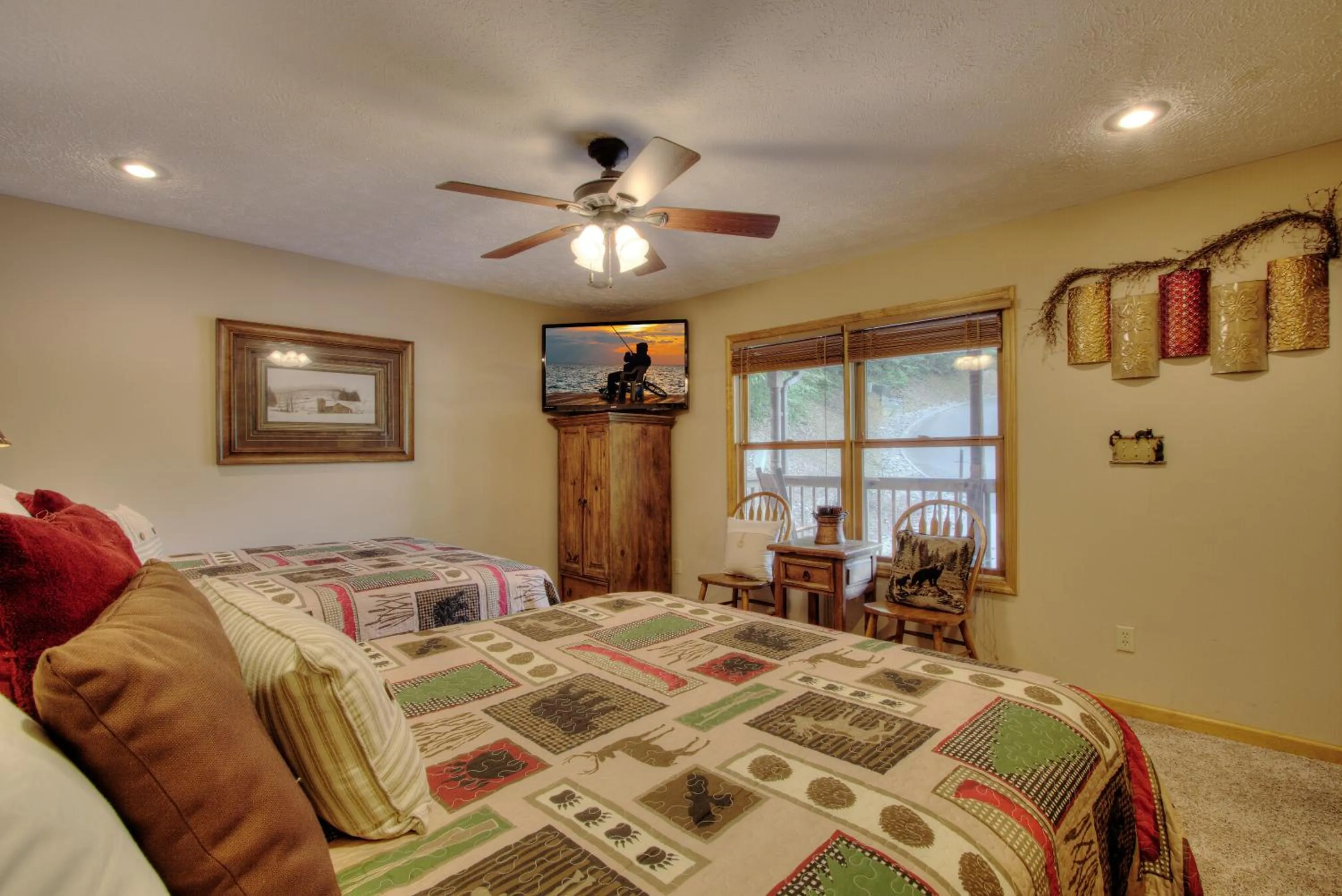 TV and multimedia, Bed in Gorgeous "Country Roads" by HoneyBearCabins 4BR 4BA, next to pool, easy drive, main strip location!