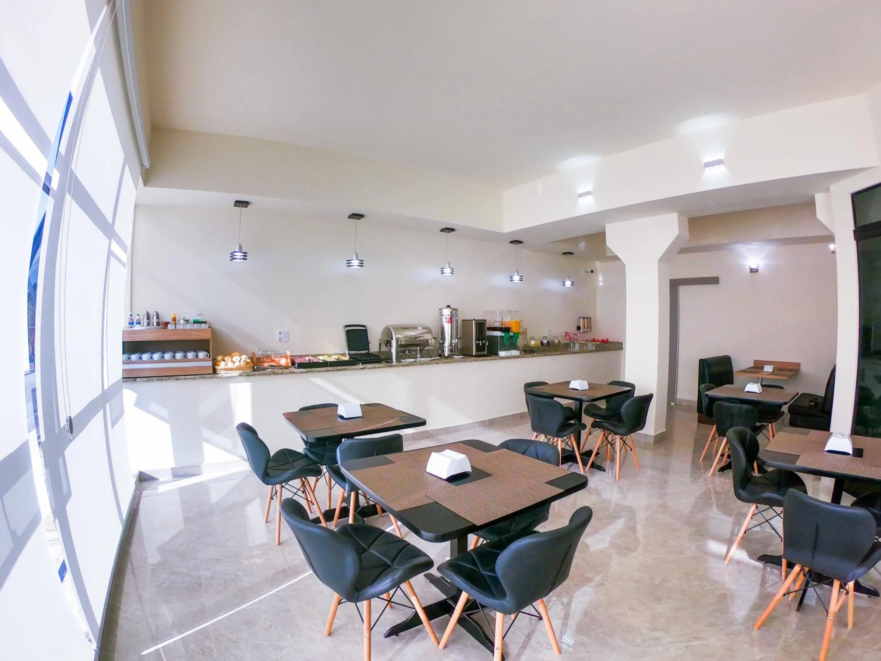 Restaurant/places to eat in HOTEL LAGO ARARAS