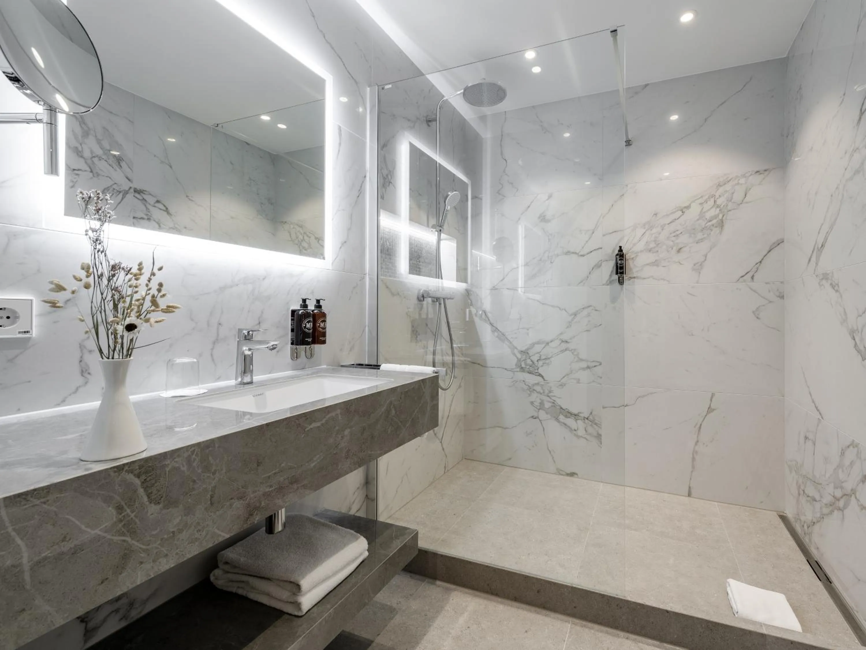 Bathroom in Hotel Royal