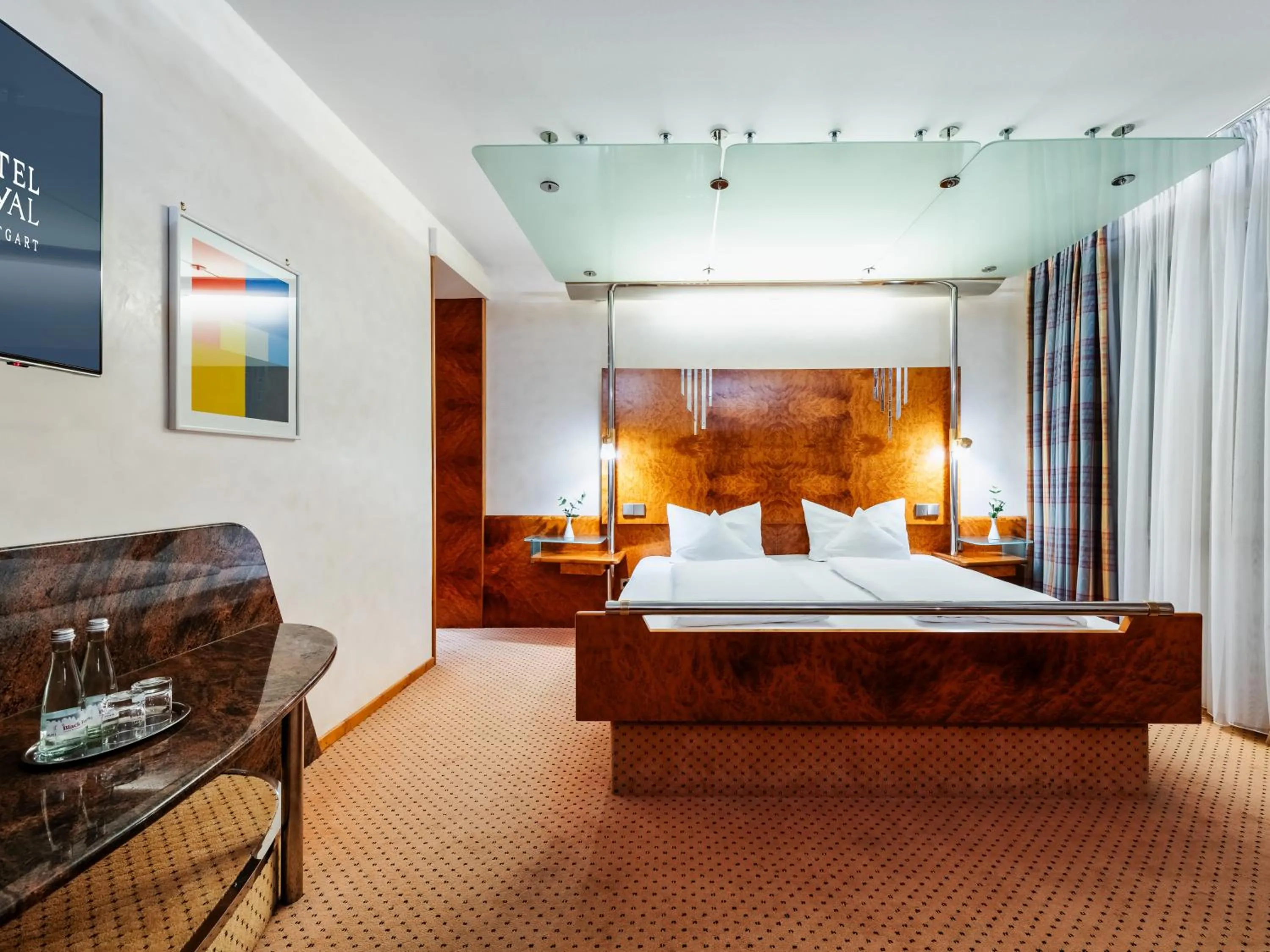 Photo of the whole room, Bed in Hotel Royal