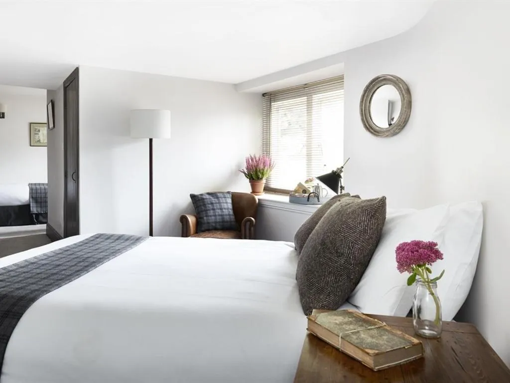 Bedroom, Bed in The Masons Arms