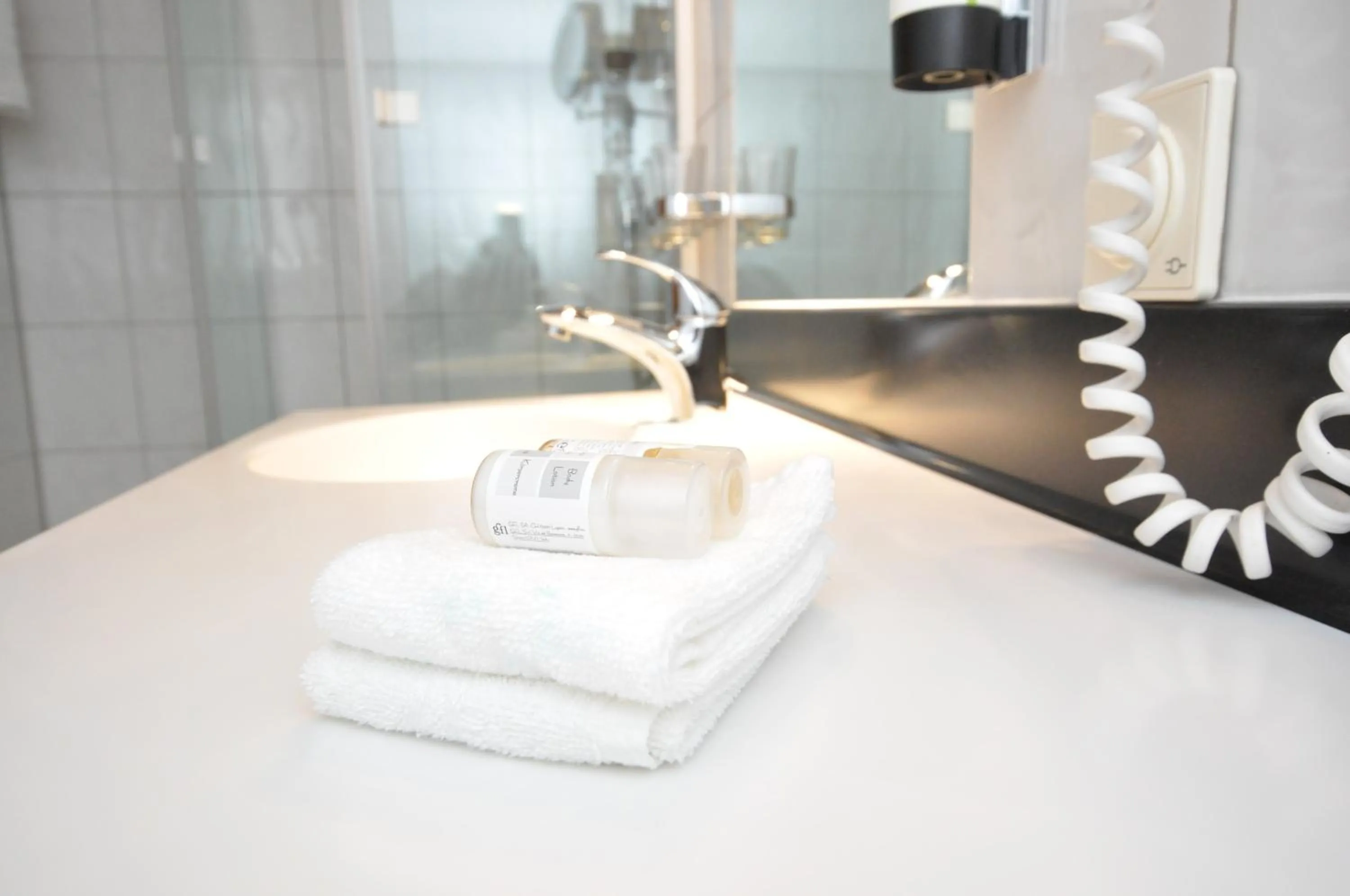 Bathroom in Villa Waldperlach by Blattl