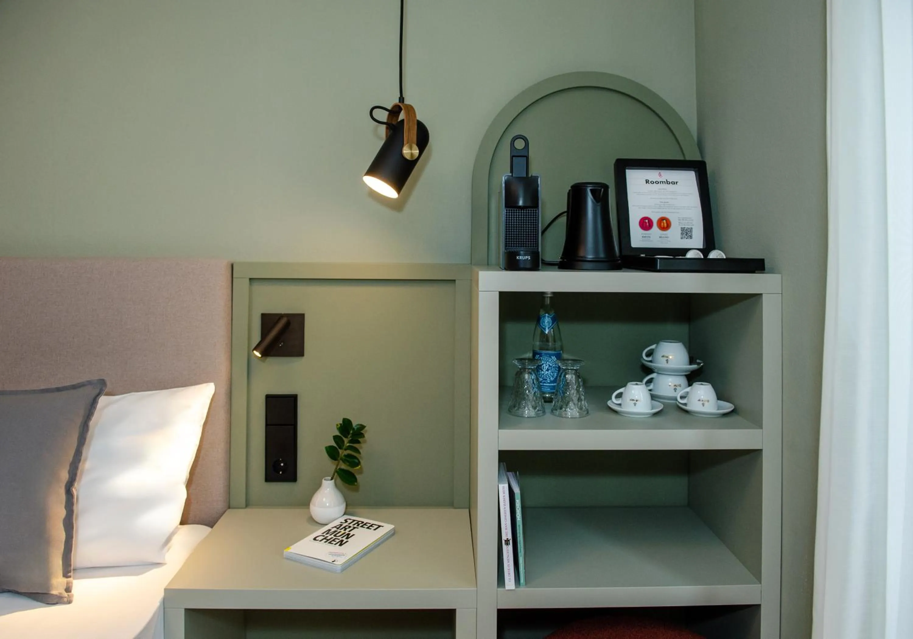 Bed in Villa Waldperlach by Blattl