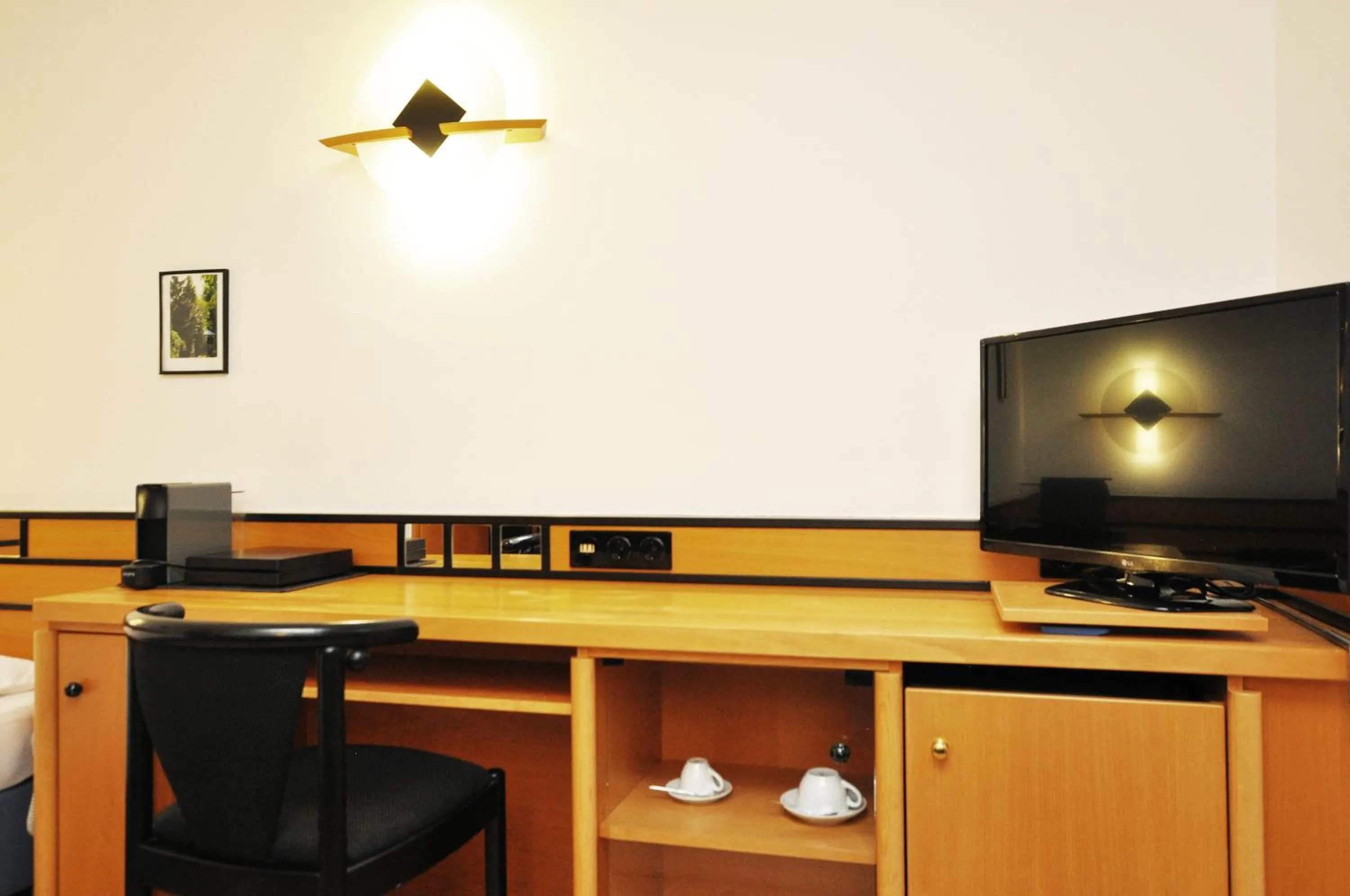 Photo of the whole room in Villa Waldperlach by Blattl