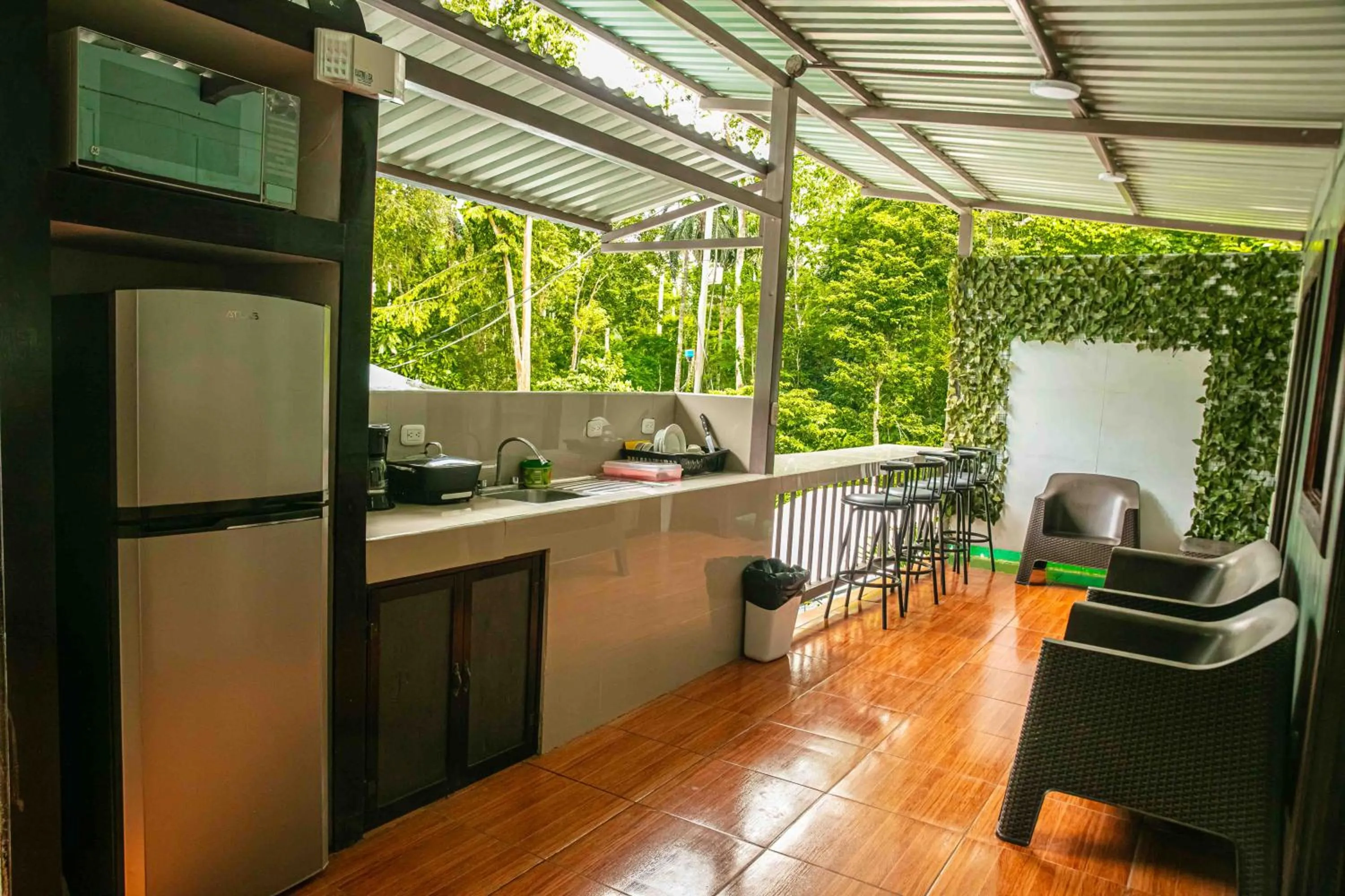 HOTEL, VILLAS y GLAMPINGS MYA -PUERTO VIEJO, Limon, CR