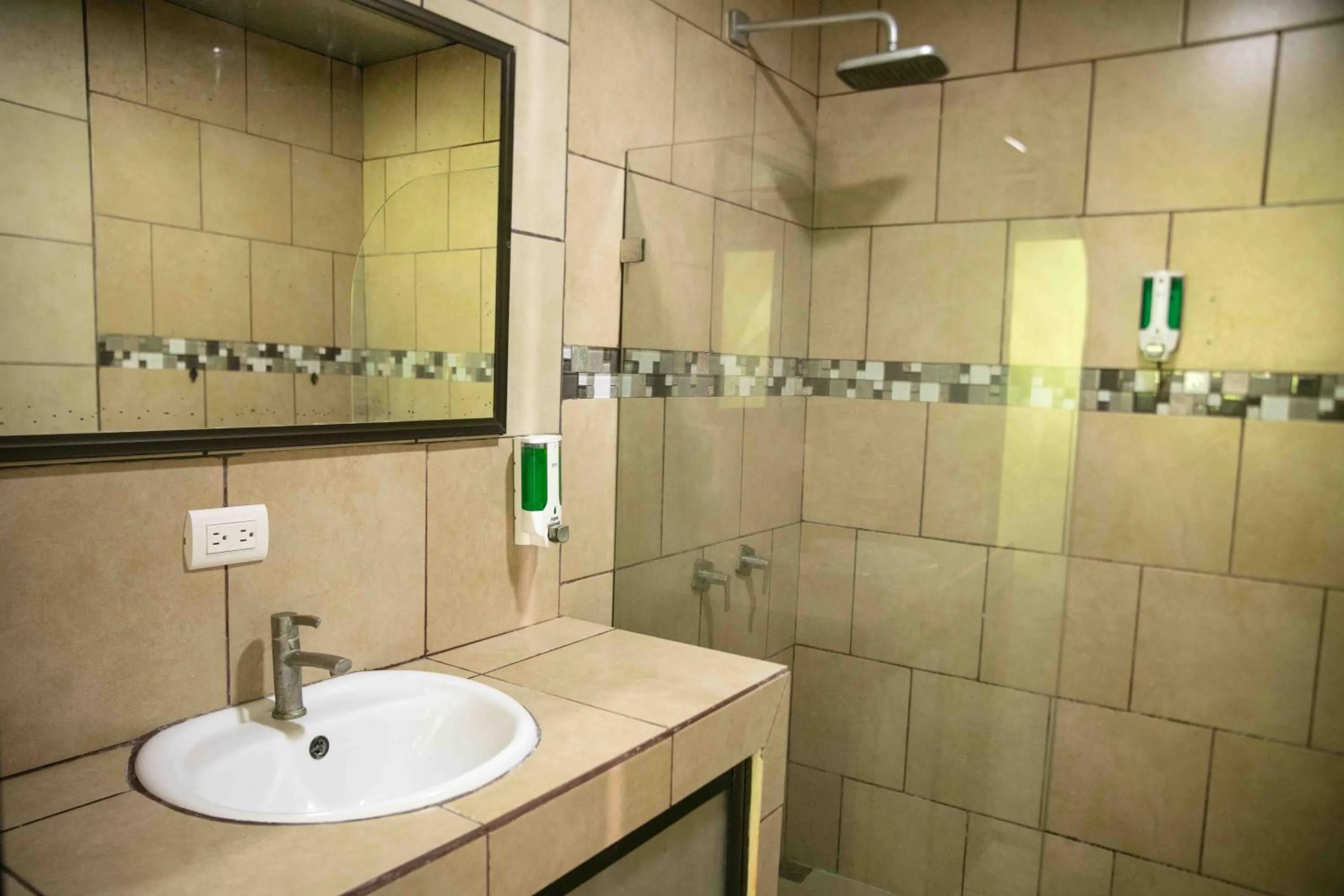 HOTEL, VILLAS y GLAMPINGS MYA -PUERTO VIEJO, Limon, CR