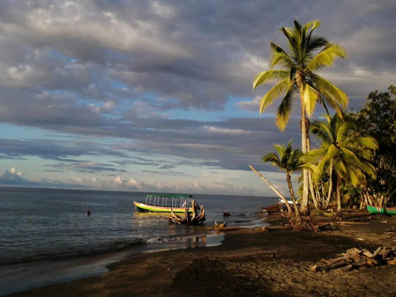 HOTEL, VILLAS y GLAMPINGS MYA -PUERTO VIEJO, Limon, CR