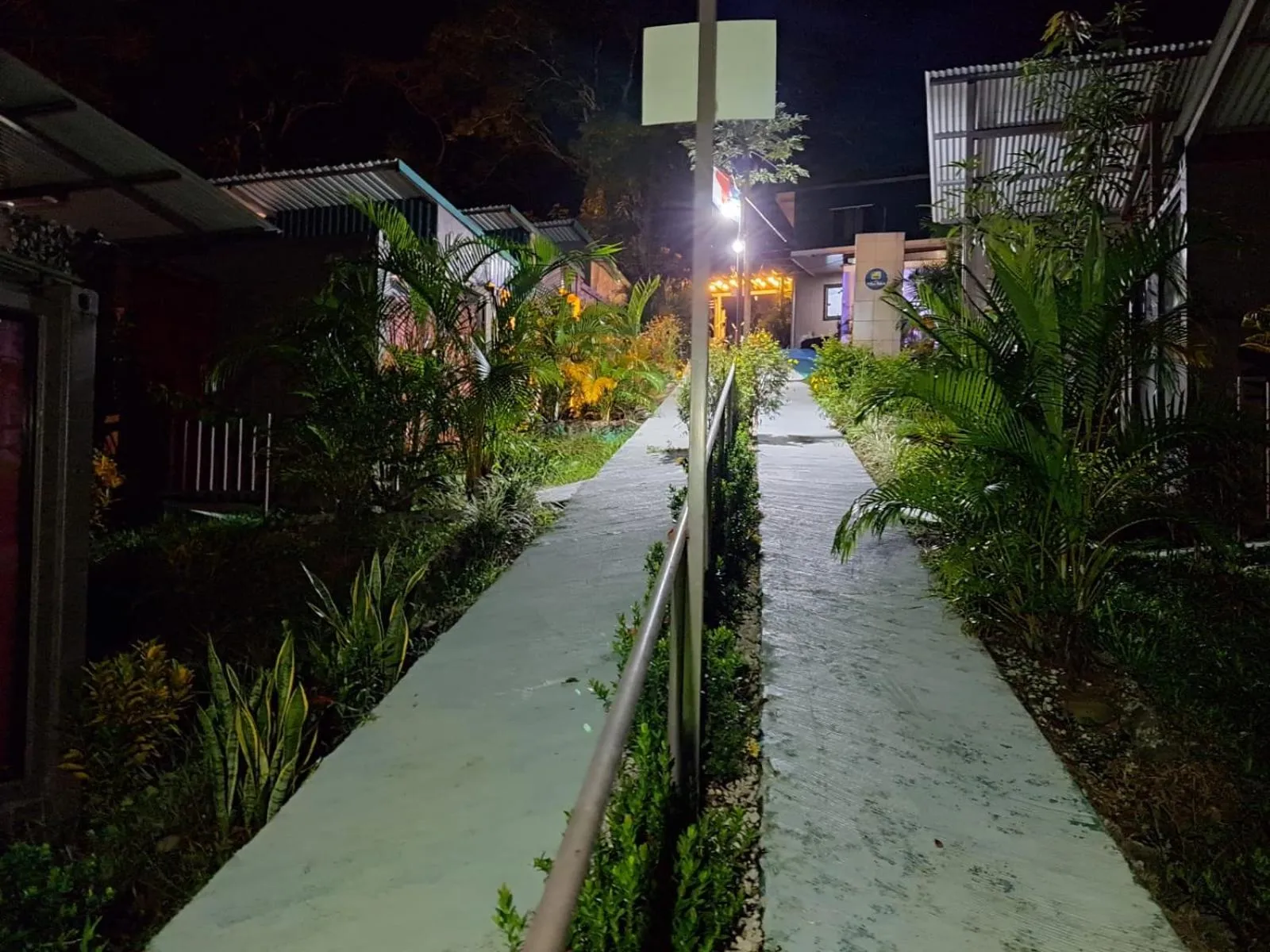 HOTEL, VILLAS y GLAMPINGS MYA -PUERTO VIEJO, Limon, CR