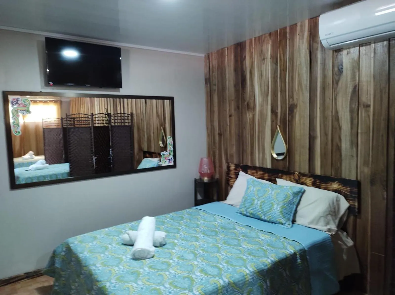 Bed in HOTEL, VILLAS y GLAMPINGS MYA -PUERTO VIEJO, Limon, CR