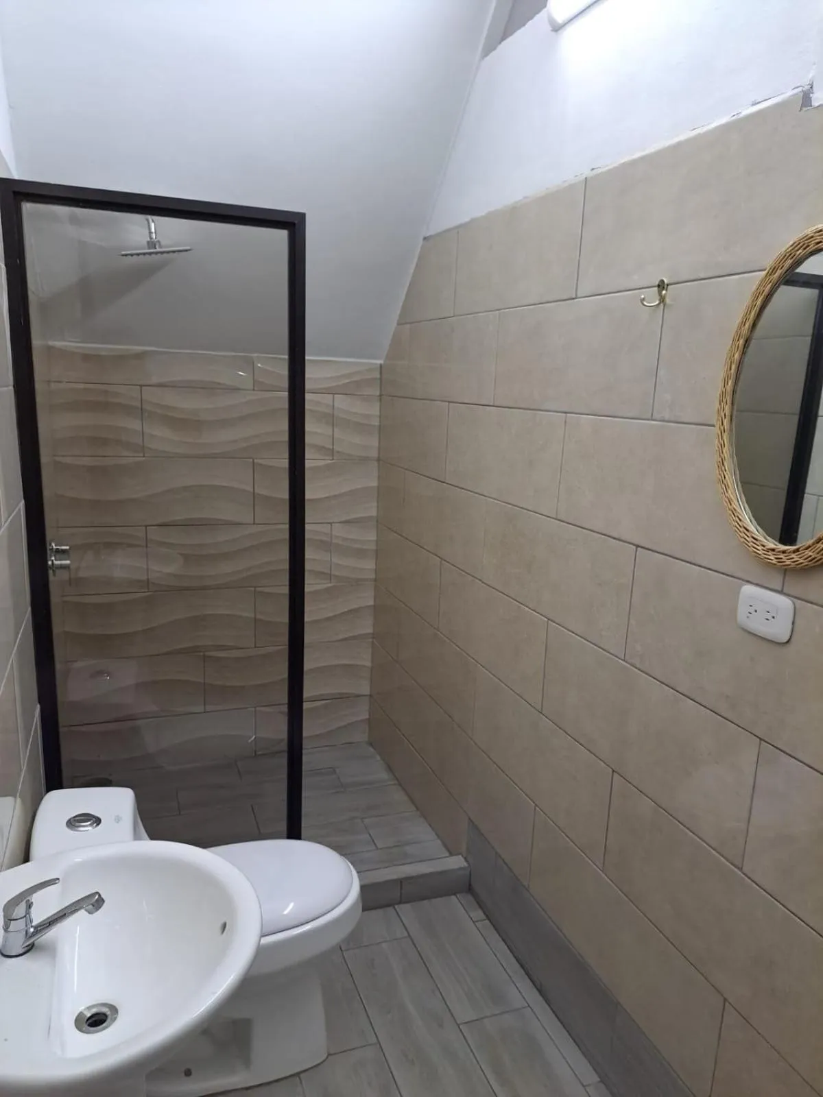 Shower in HOTEL, VILLAS y GLAMPINGS MYA -PUERTO VIEJO, Limon, CR