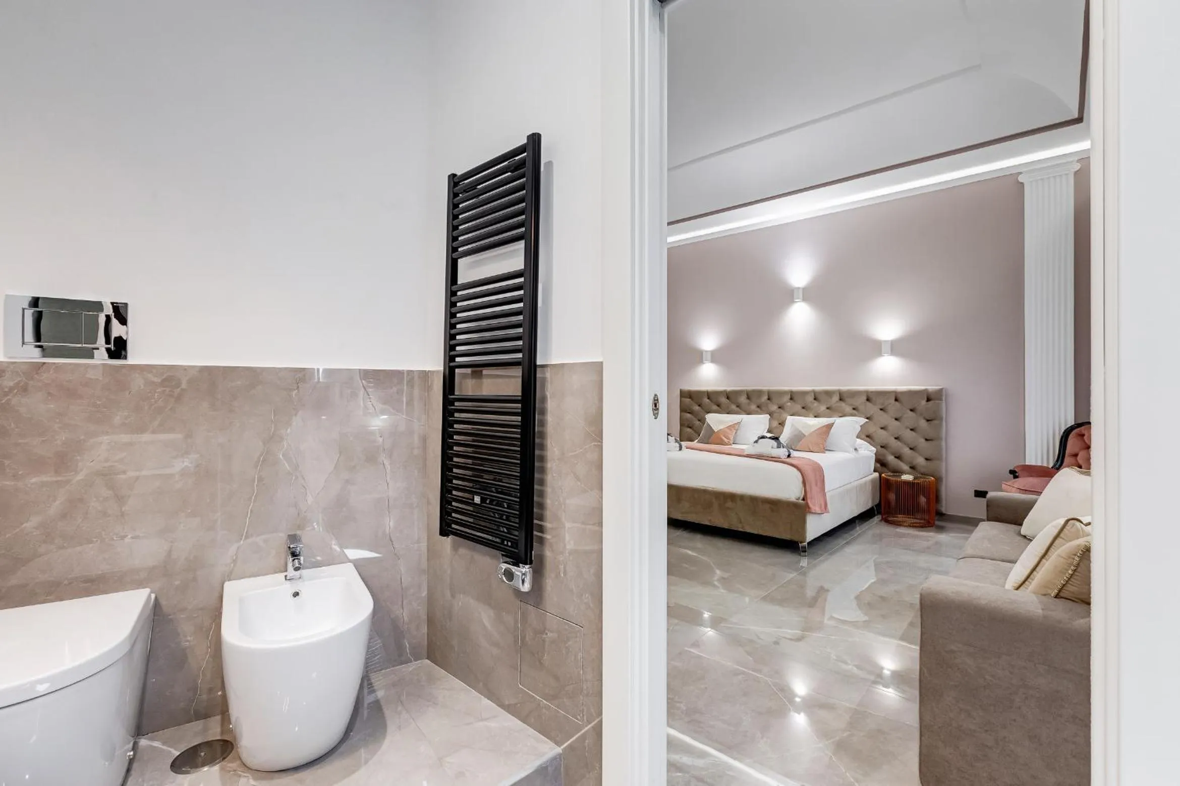Bathroom, Bed in UnoSeiTre - Luxury Apartment & Suite