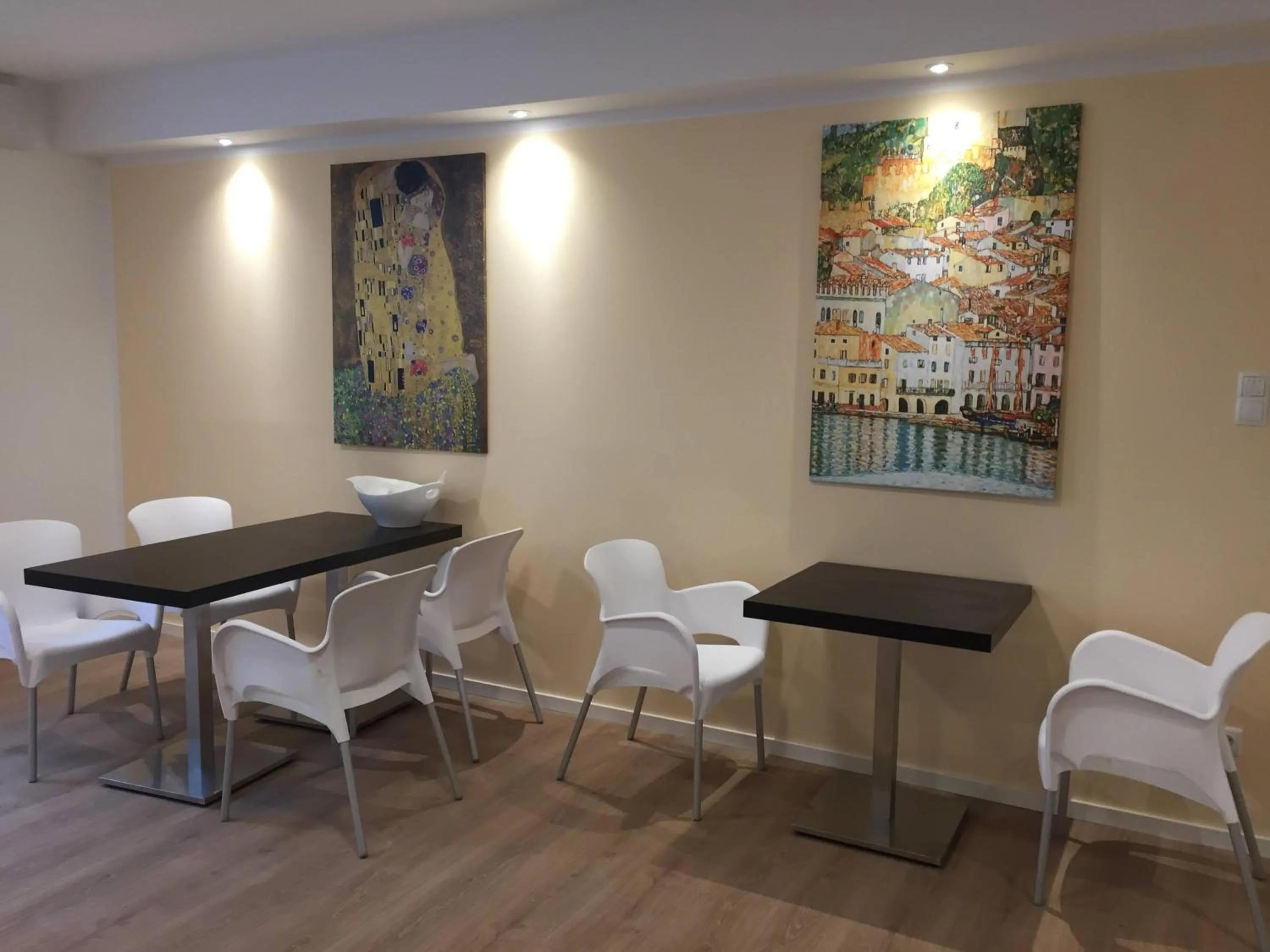 Restaurant/places to eat in Airport Park Hotel MUC