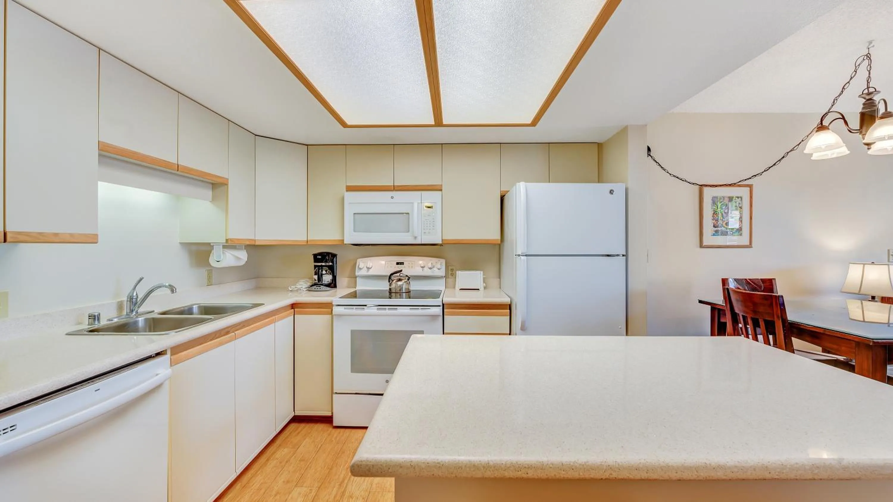 Property building in Castle At Maui Banyan