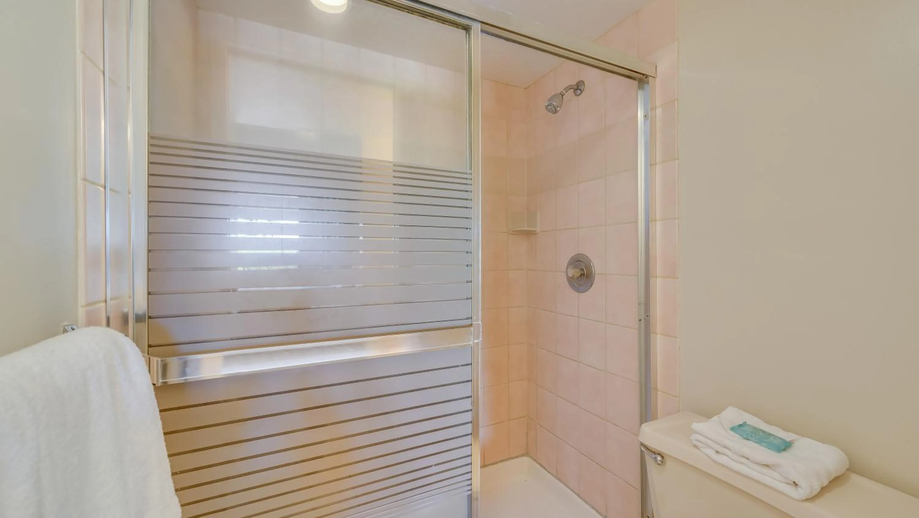 Property building in Castle At Maui Banyan