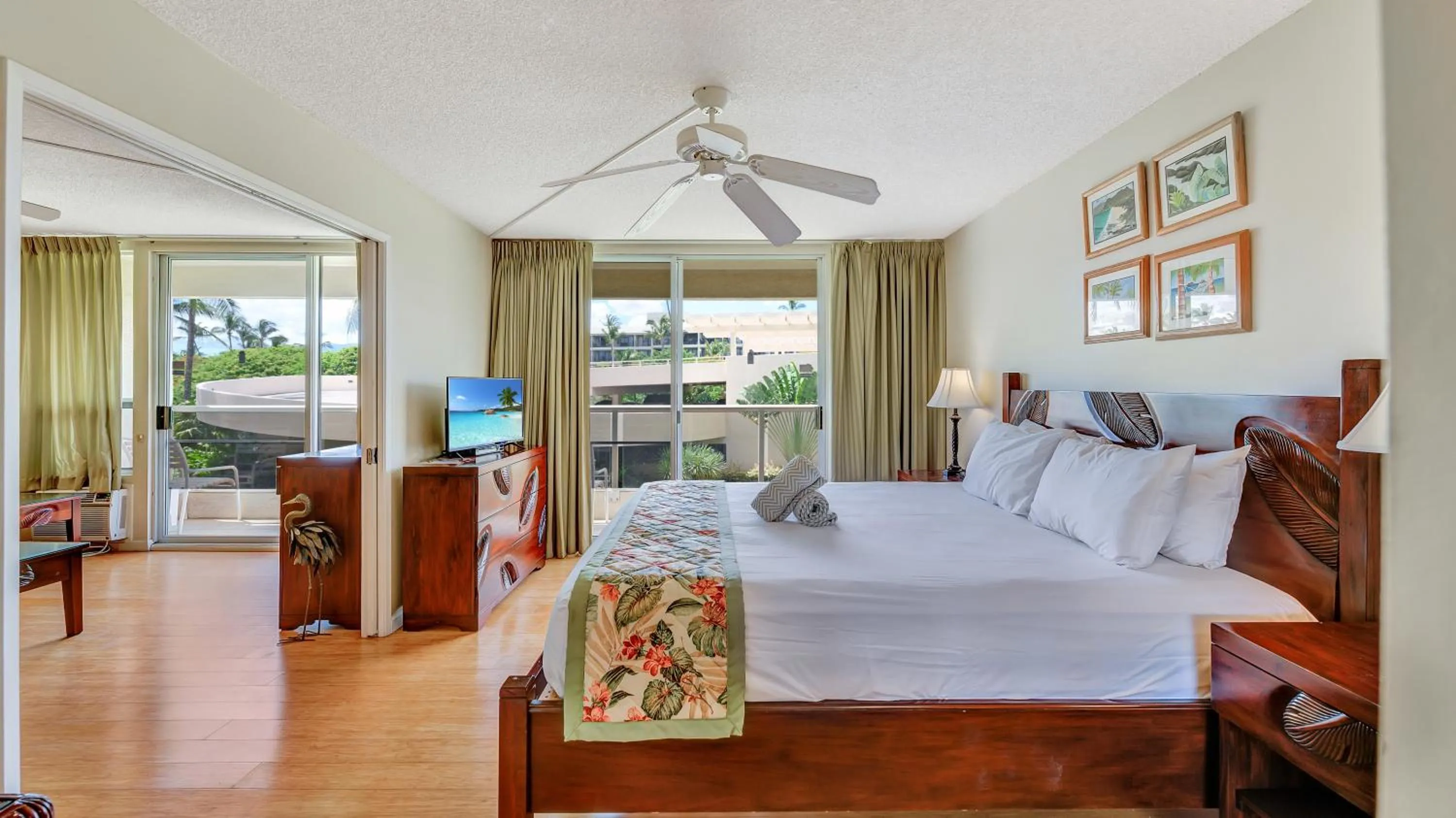 Property building, Bed in Castle At Maui Banyan