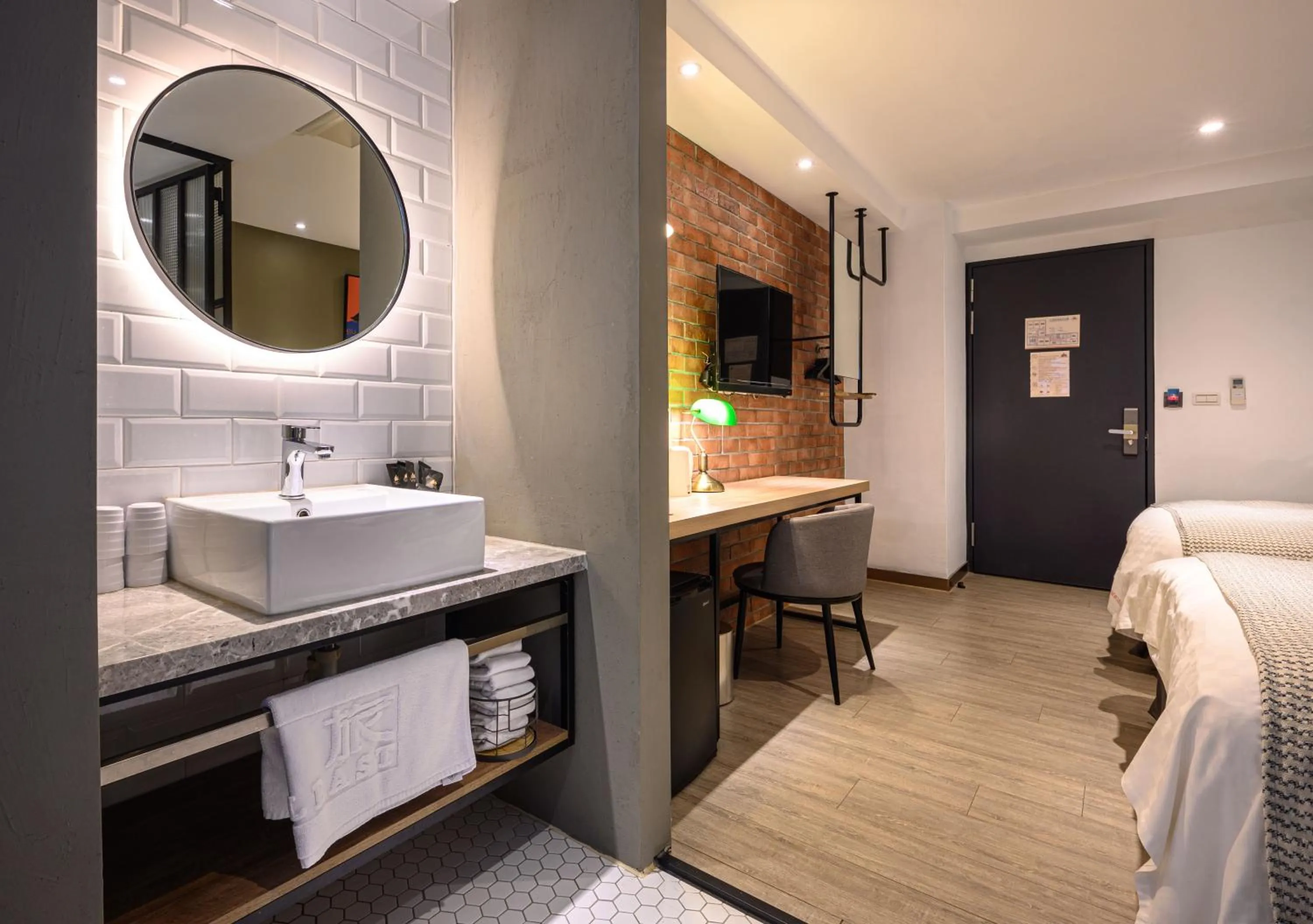 Bathroom, Bed in Hotel East Taichung