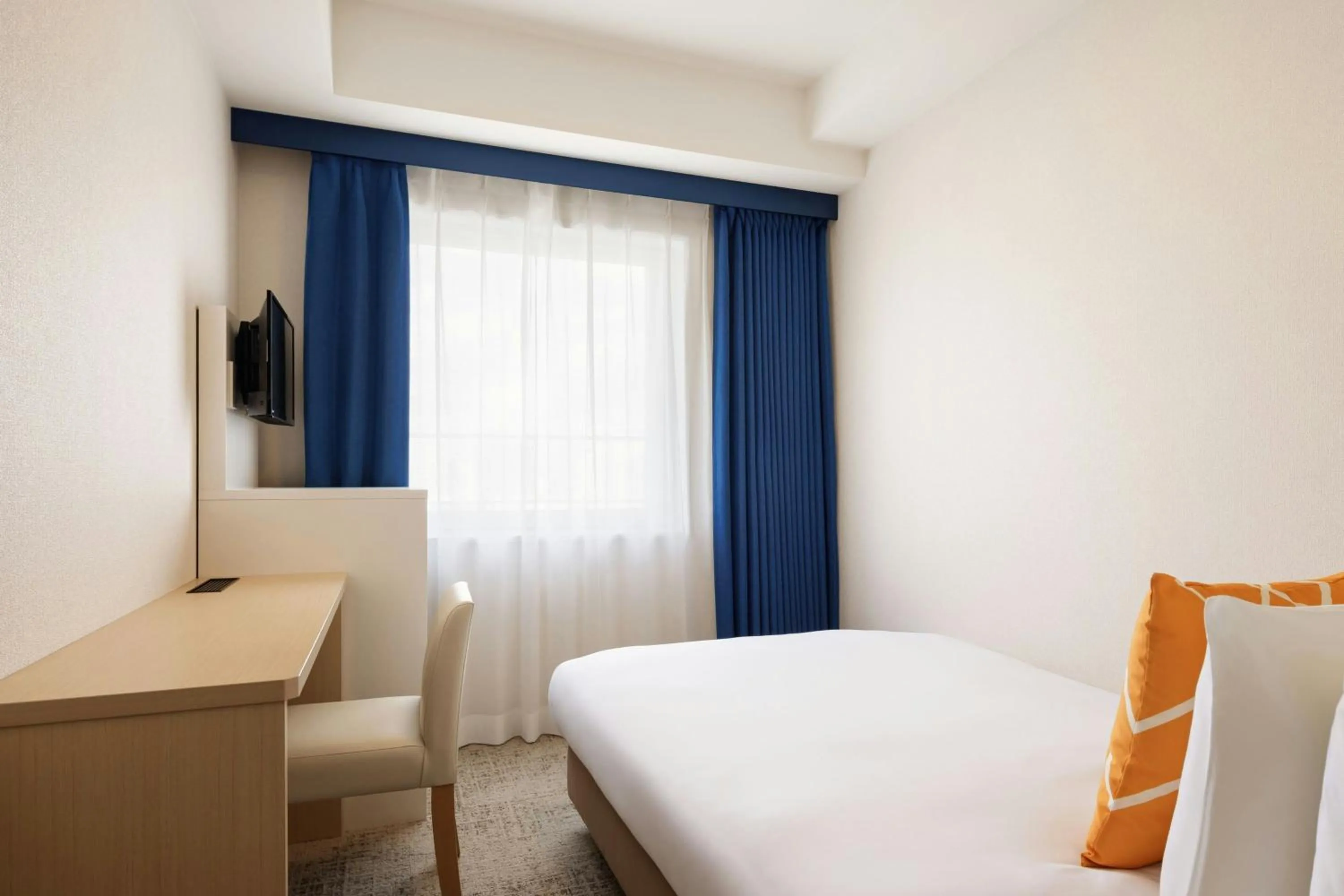 Photo of the whole room in Four Points Flex by Sheraton Osaka Honmachi