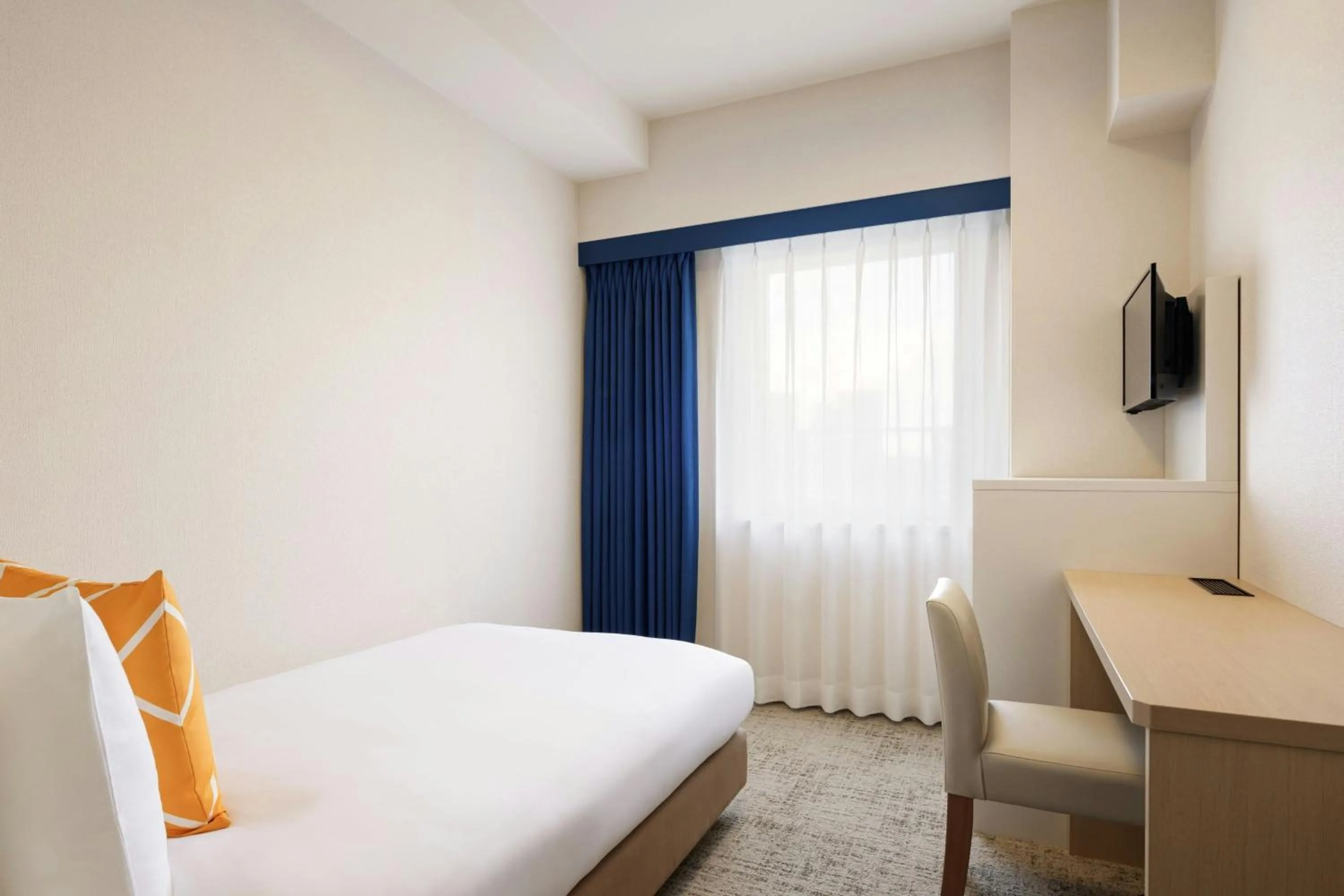 Photo of the whole room in Four Points Flex by Sheraton Osaka Honmachi