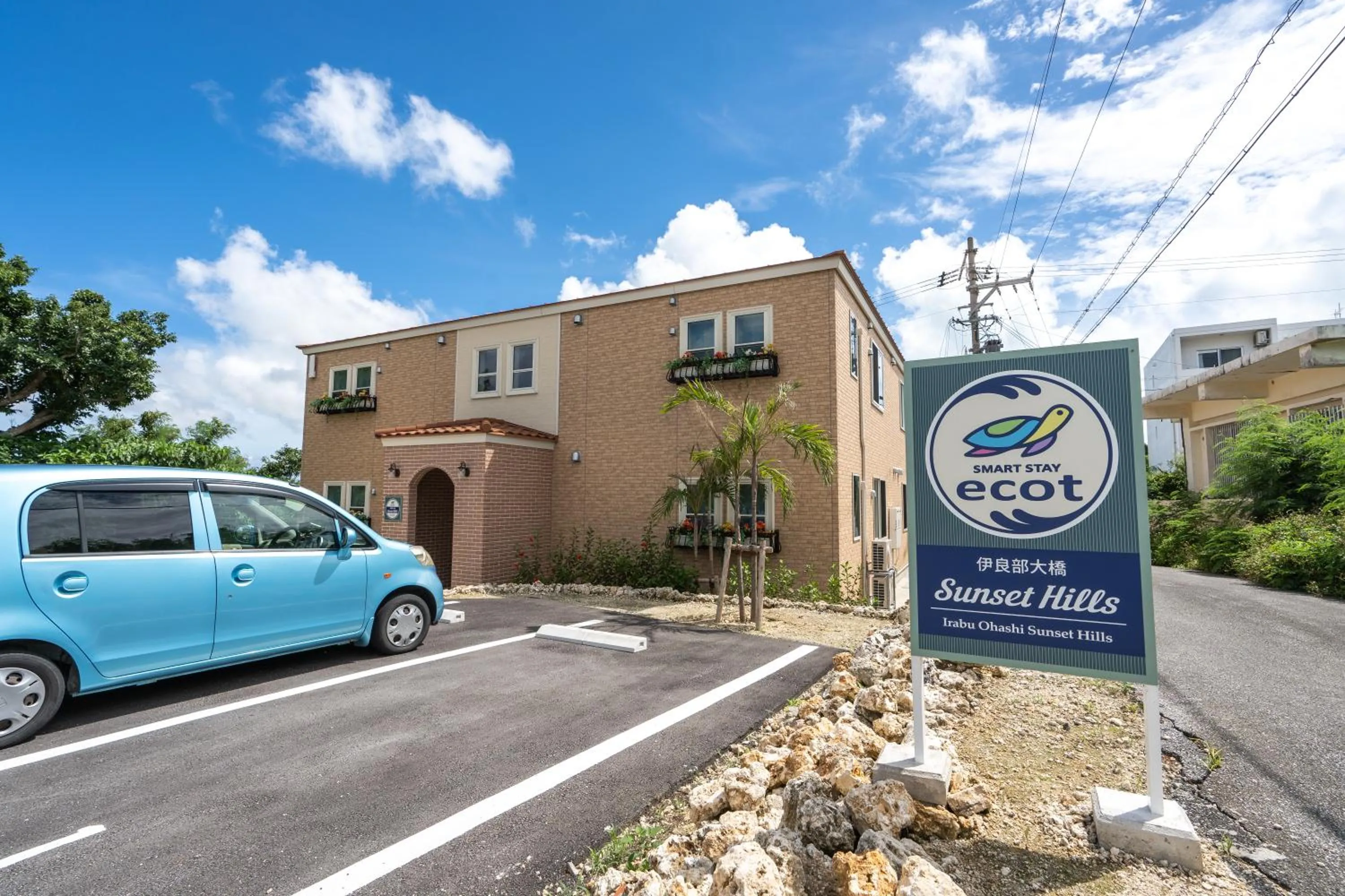 Property building in Ecot Irabu Bridge Sunset Hills