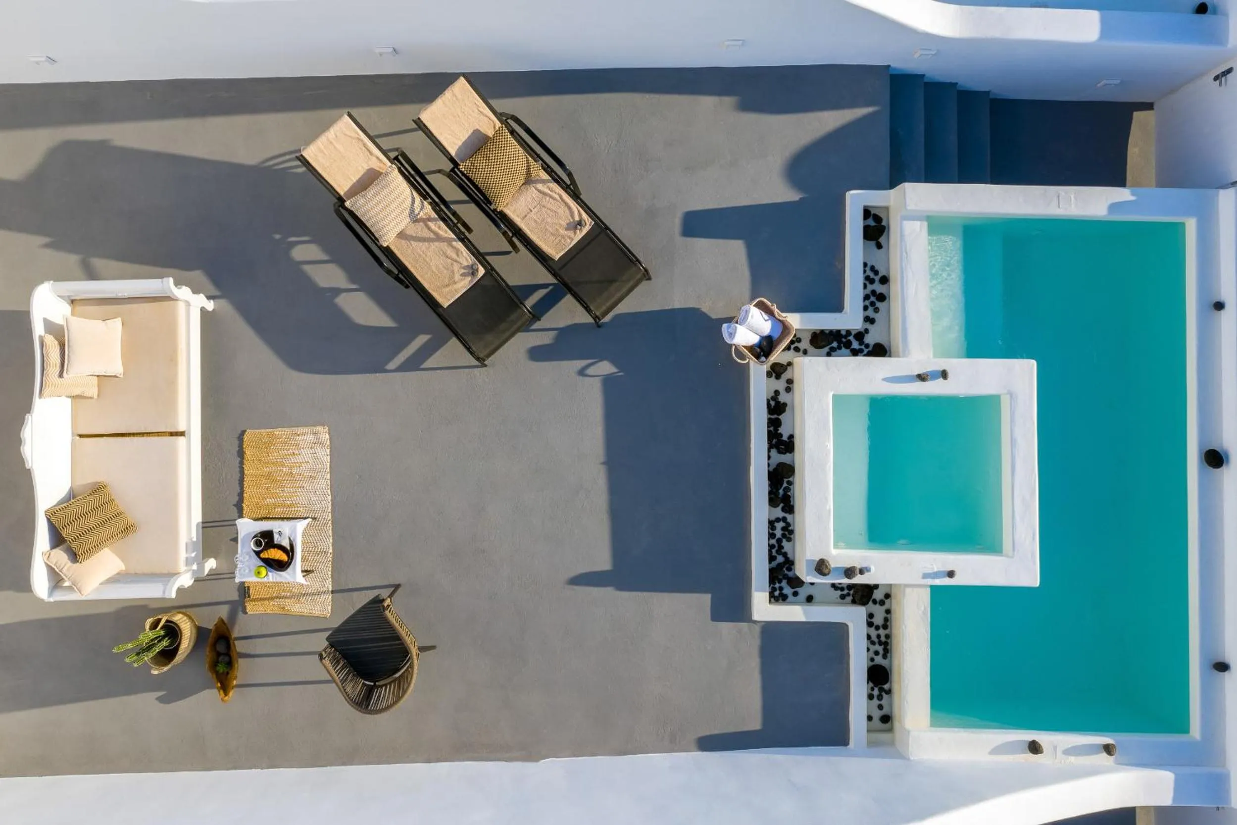 Hot Tub in Santolia Art Suites