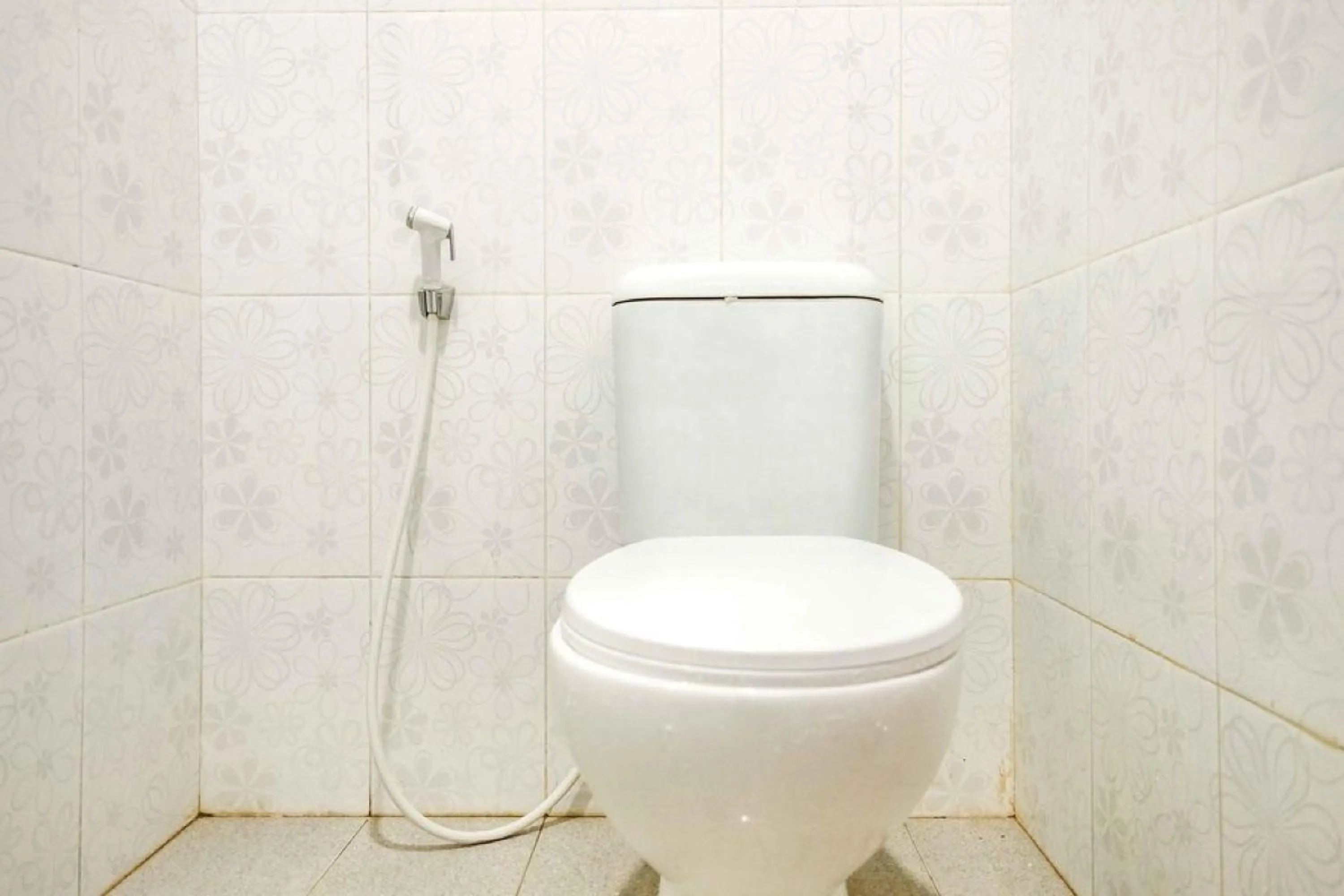 Bathroom in Rudi Rooms near Stasiun Cikarang Mitra RedDoorz