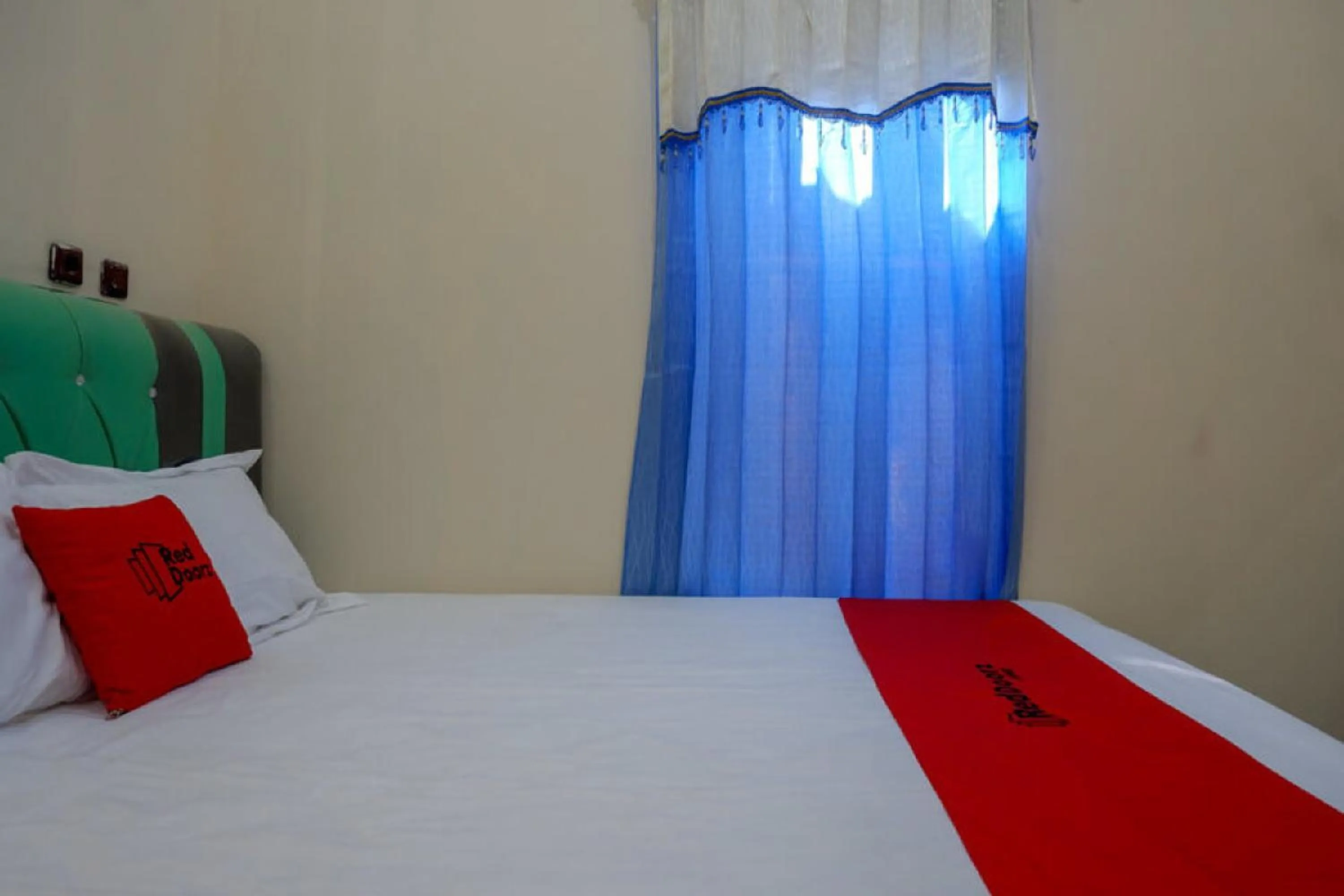 Bedroom, Bed in RedDoorz @ Jalan Raya Kaliwungu Selatan Kendal