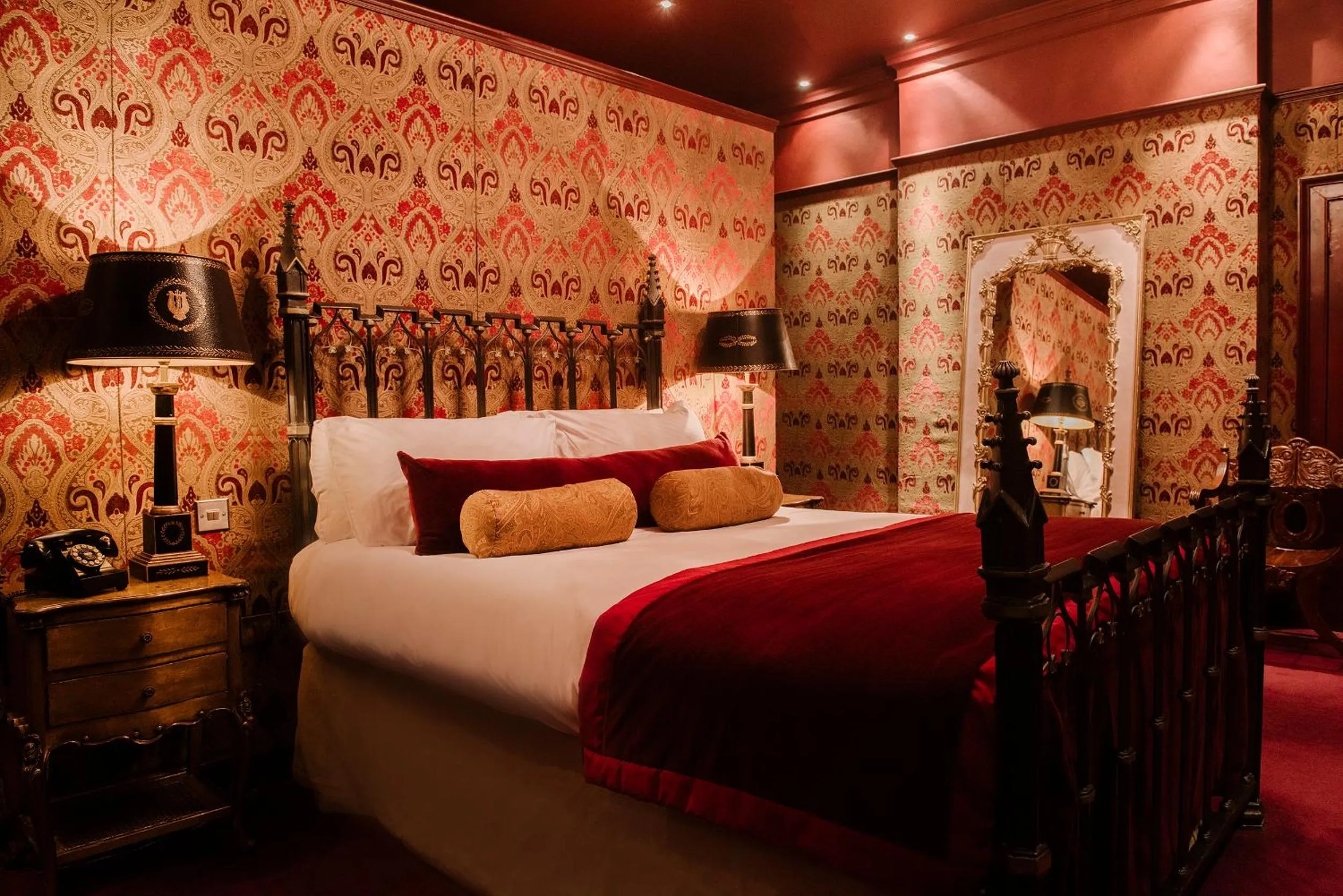 Bedroom, Bed in Newton Hall