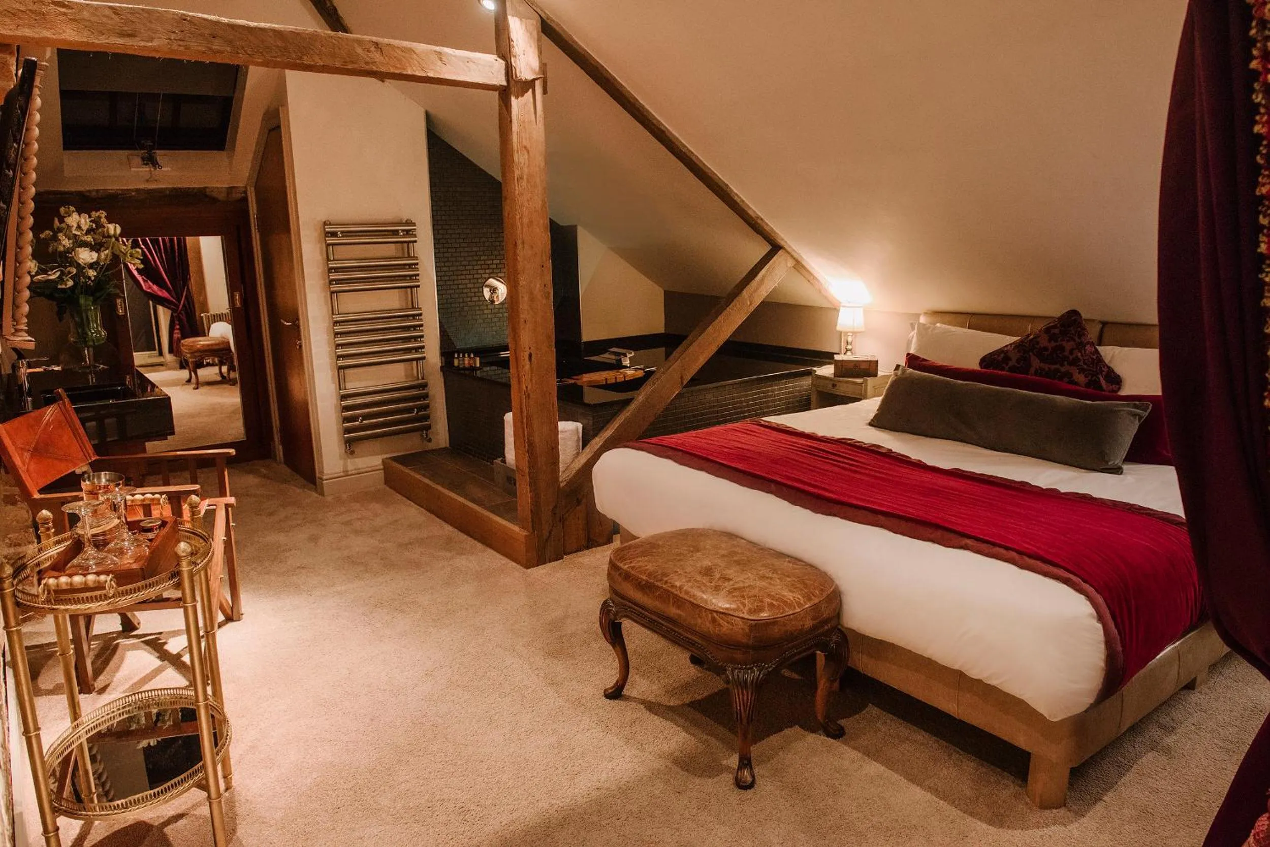 Photo of the whole room, Bed in Newton Hall