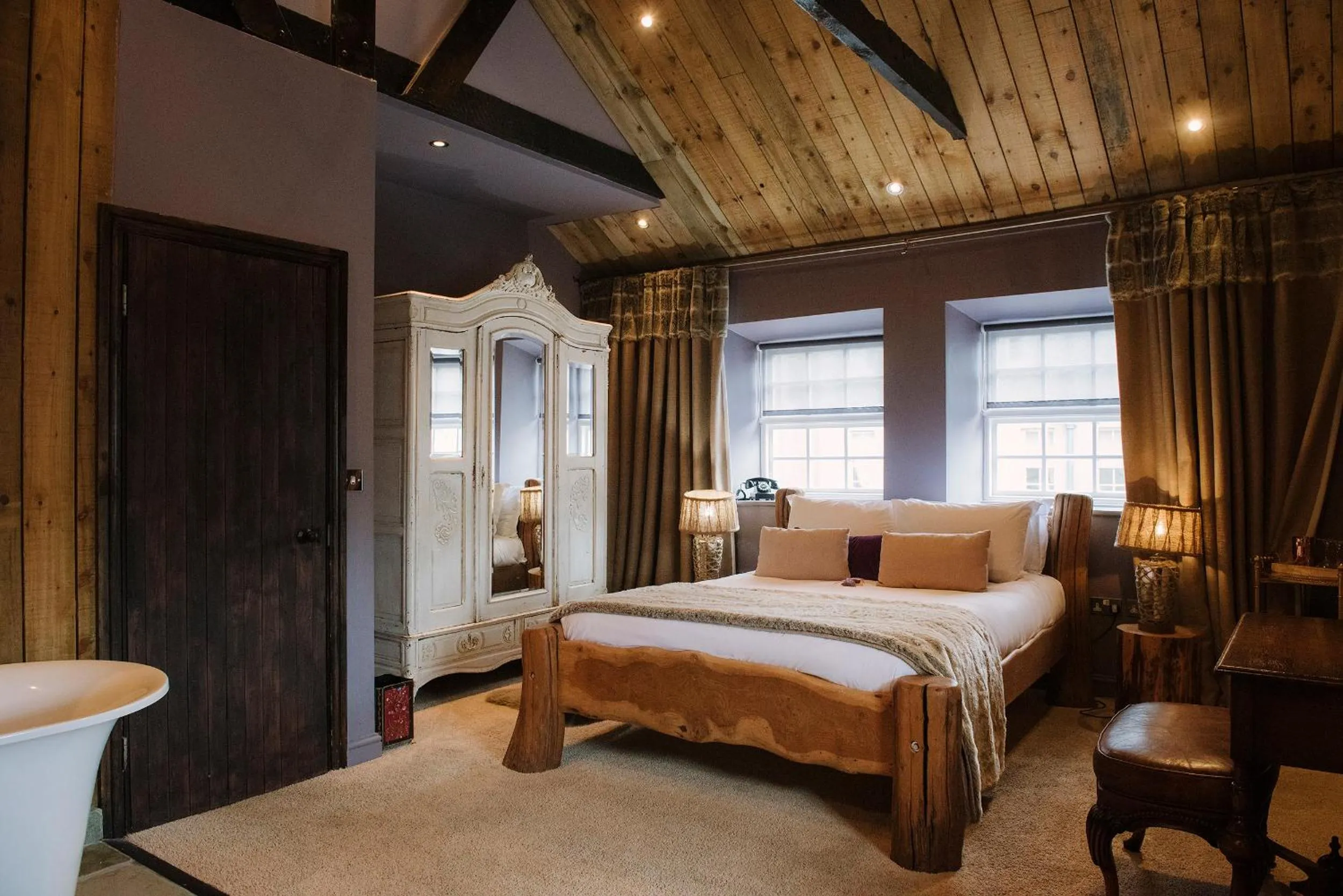 Photo of the whole room, Bed in Newton Hall