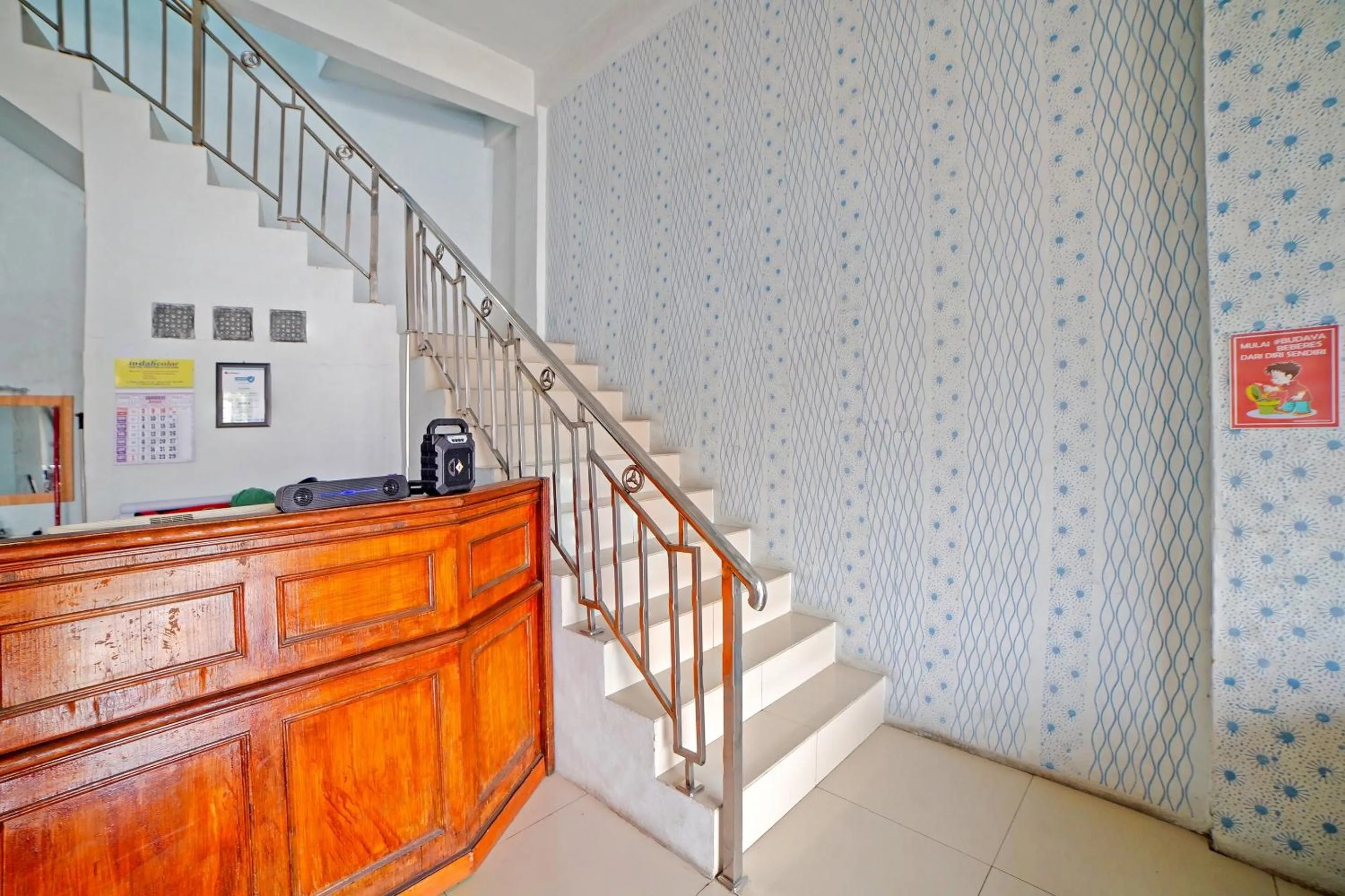 Lobby or reception in Hotel O Gurusinga Guesthouse