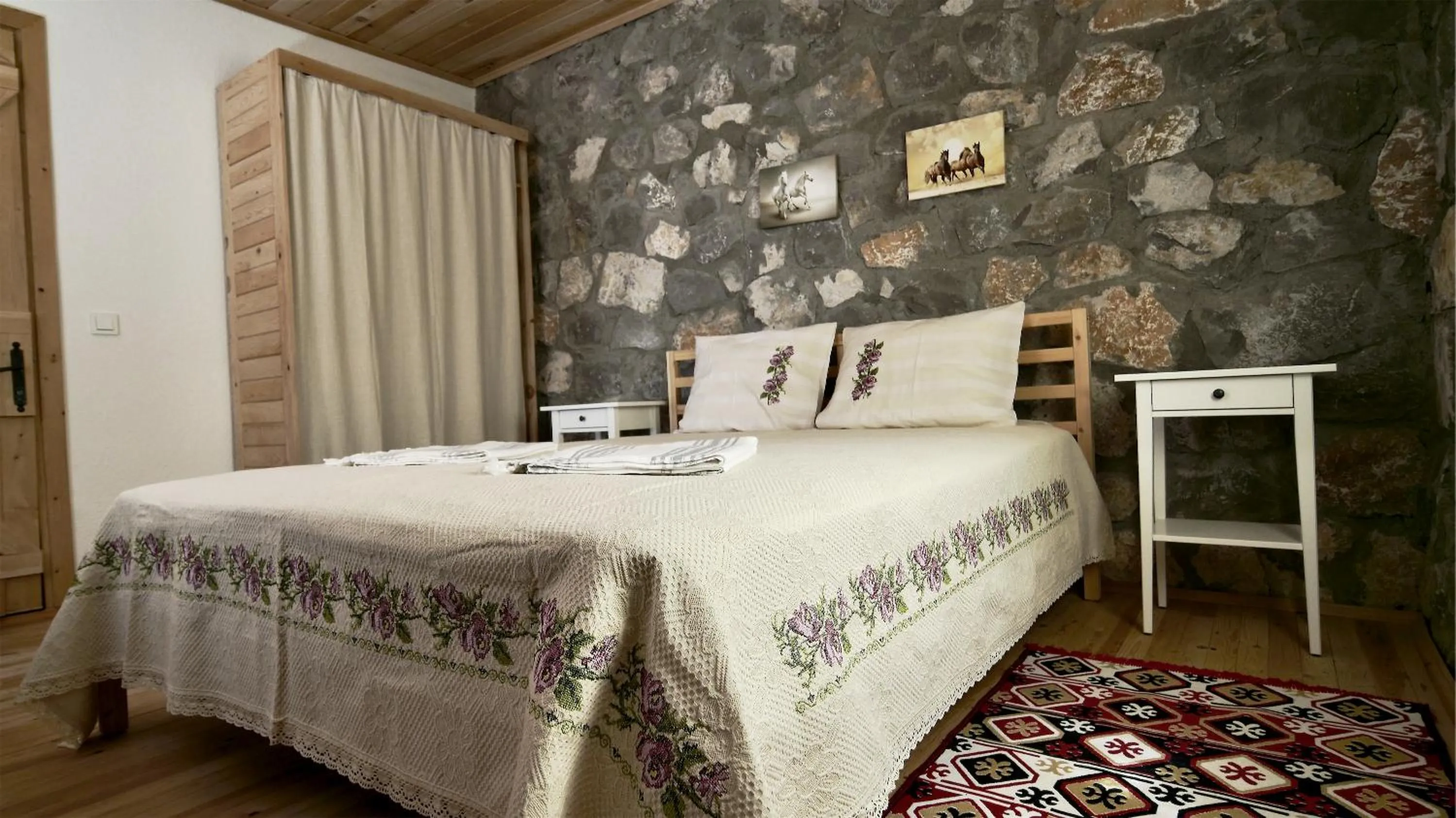 Bed in Dedehan Retreat Otel