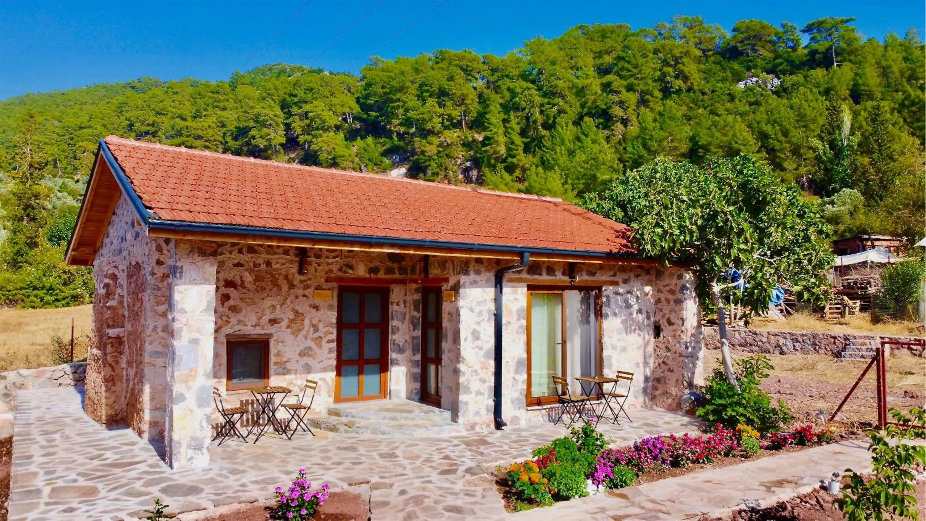 Property building in Dedehan Retreat Otel