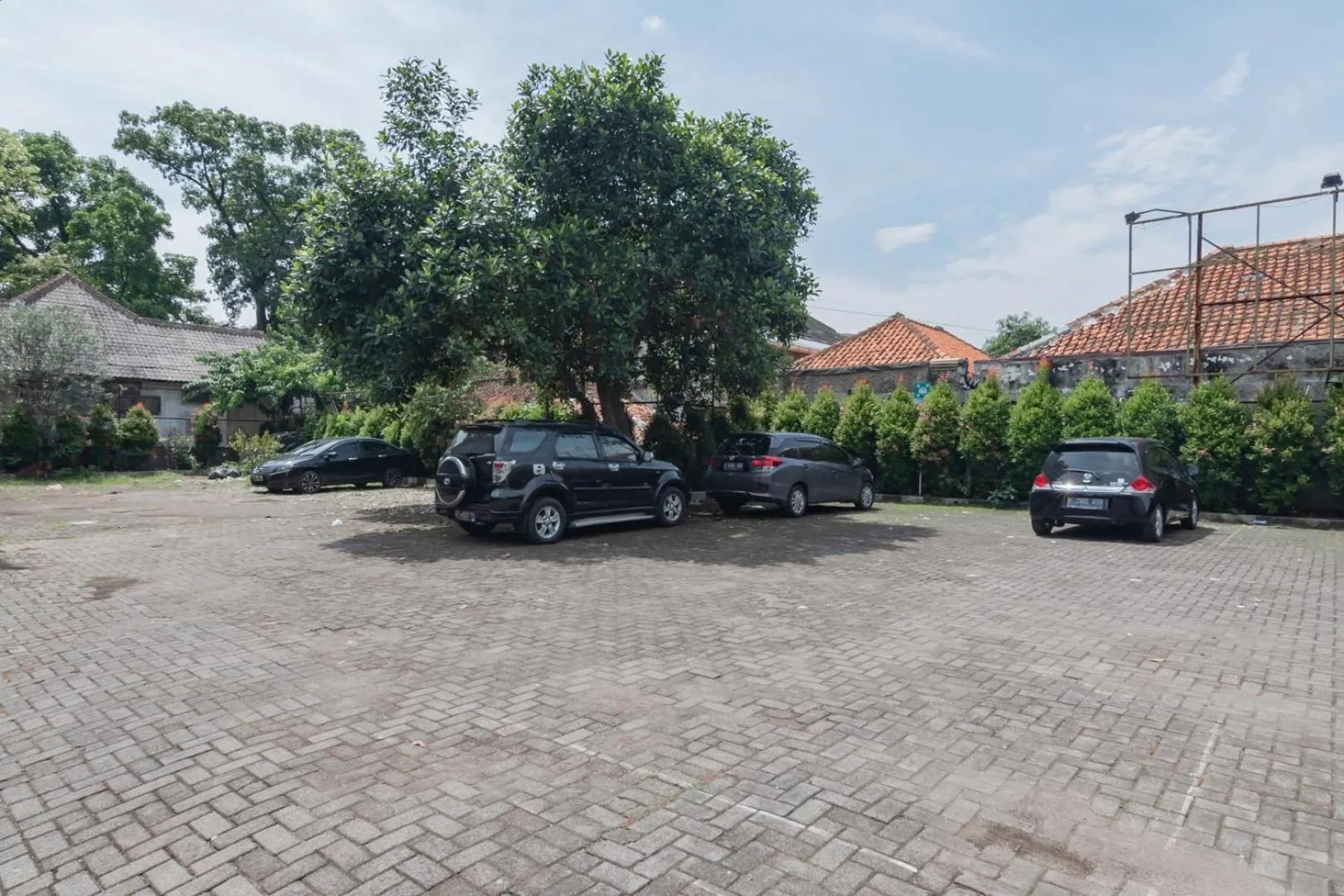 RedDoorz near Alun Alun Bandung 3