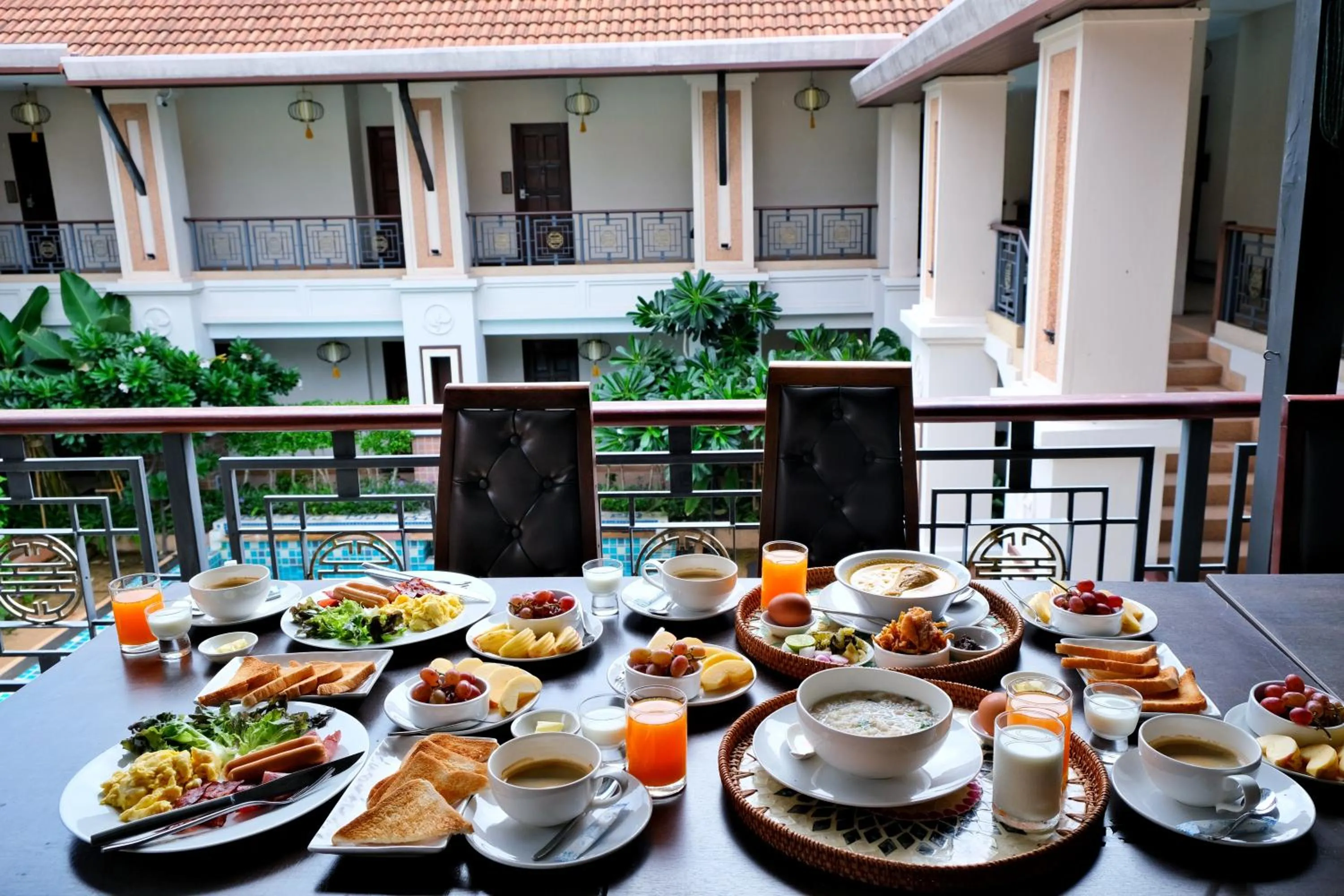 Food and drinks in La Seine City Resort, Chiang Mai