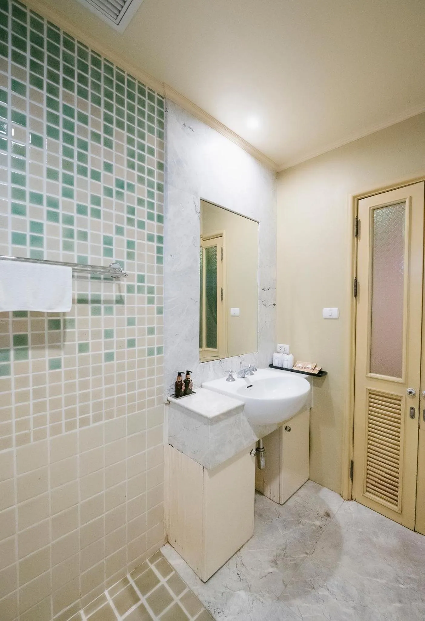 Bathroom in La Seine City Resort, Chiang Mai