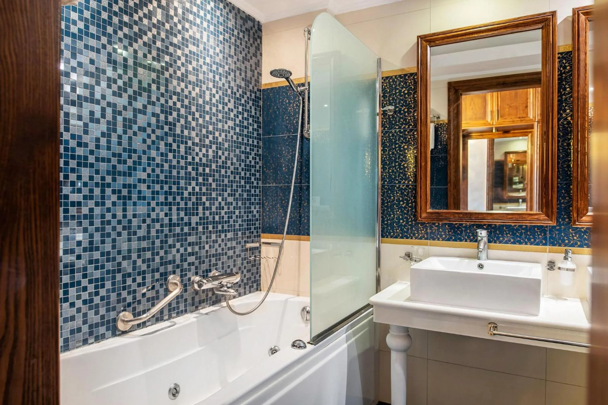 Bathroom in Palazetto Suites Zakynthos - Adults Only