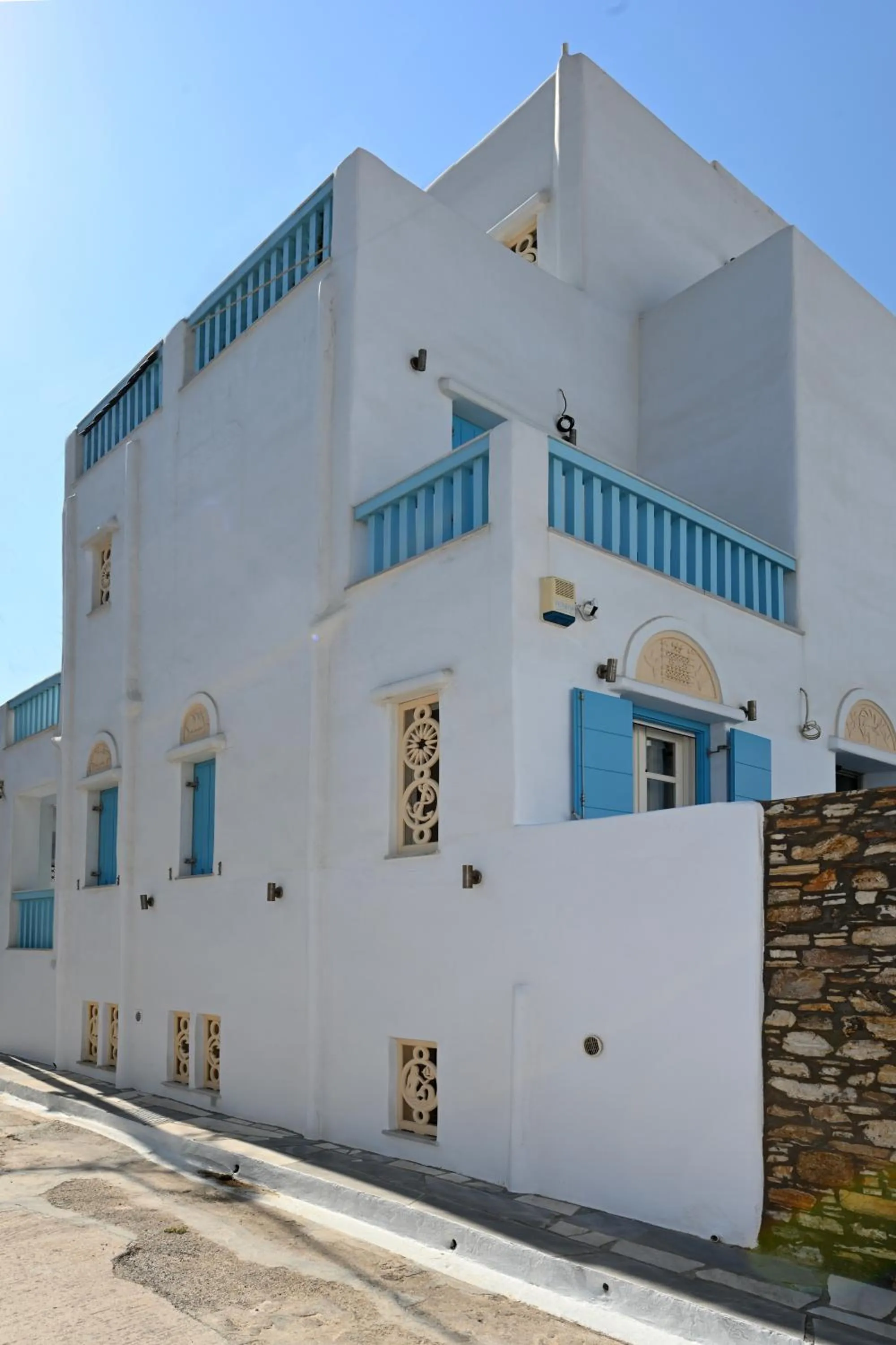Property building in TINOS AQUA PALAZZO